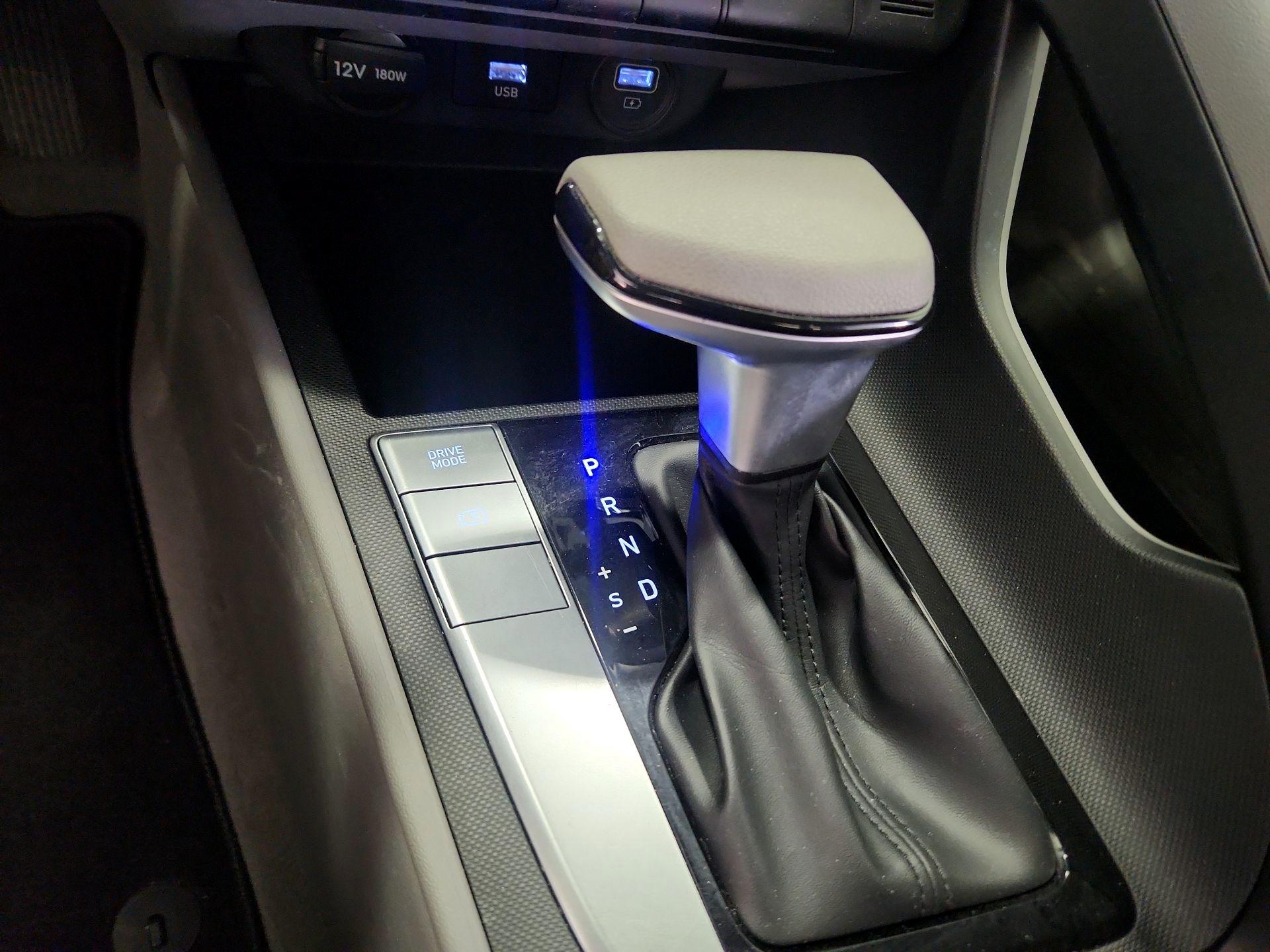 Thumbnail: 2022 Hyundai Elantra - 17