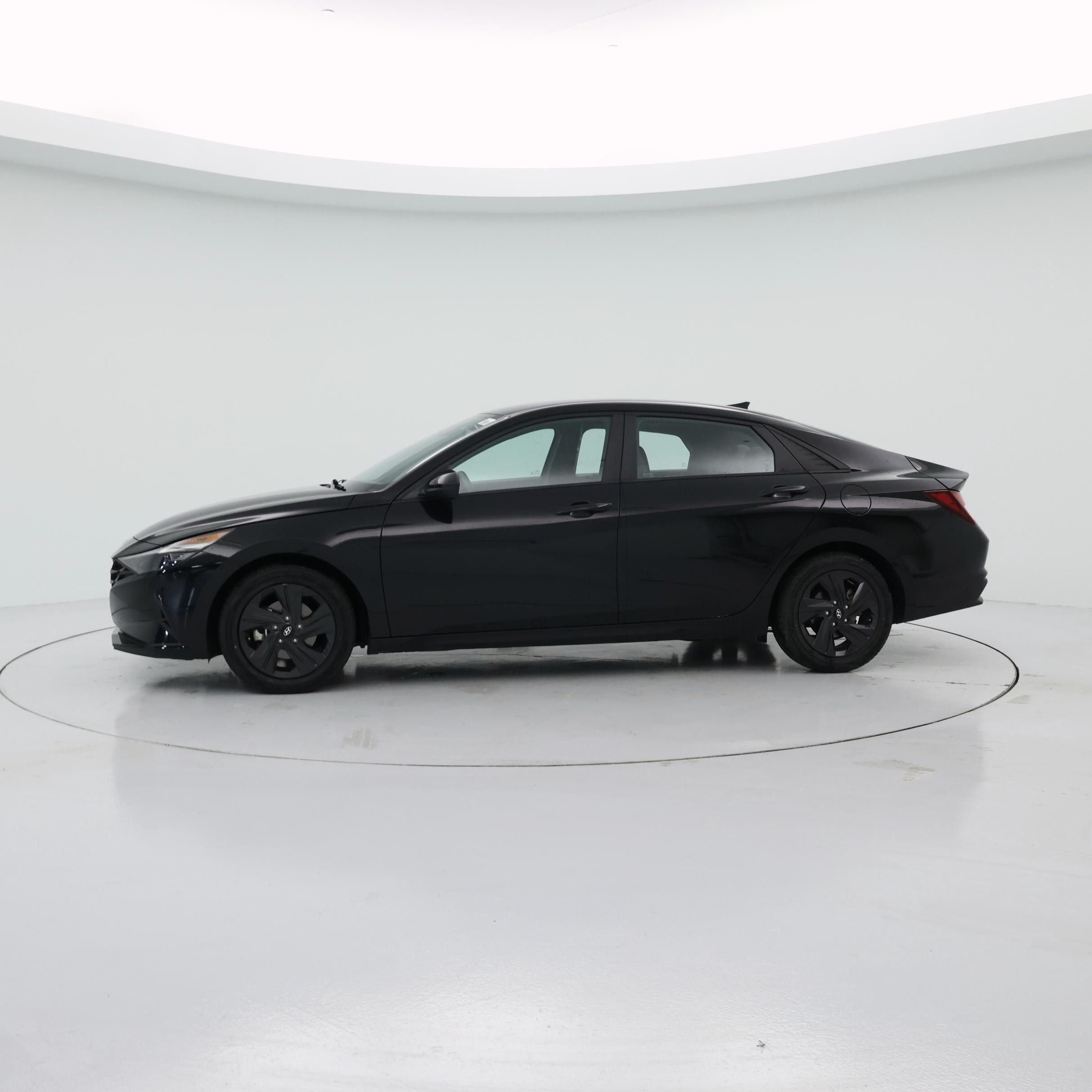 Thumbnail: 2022 Hyundai Elantra - 3