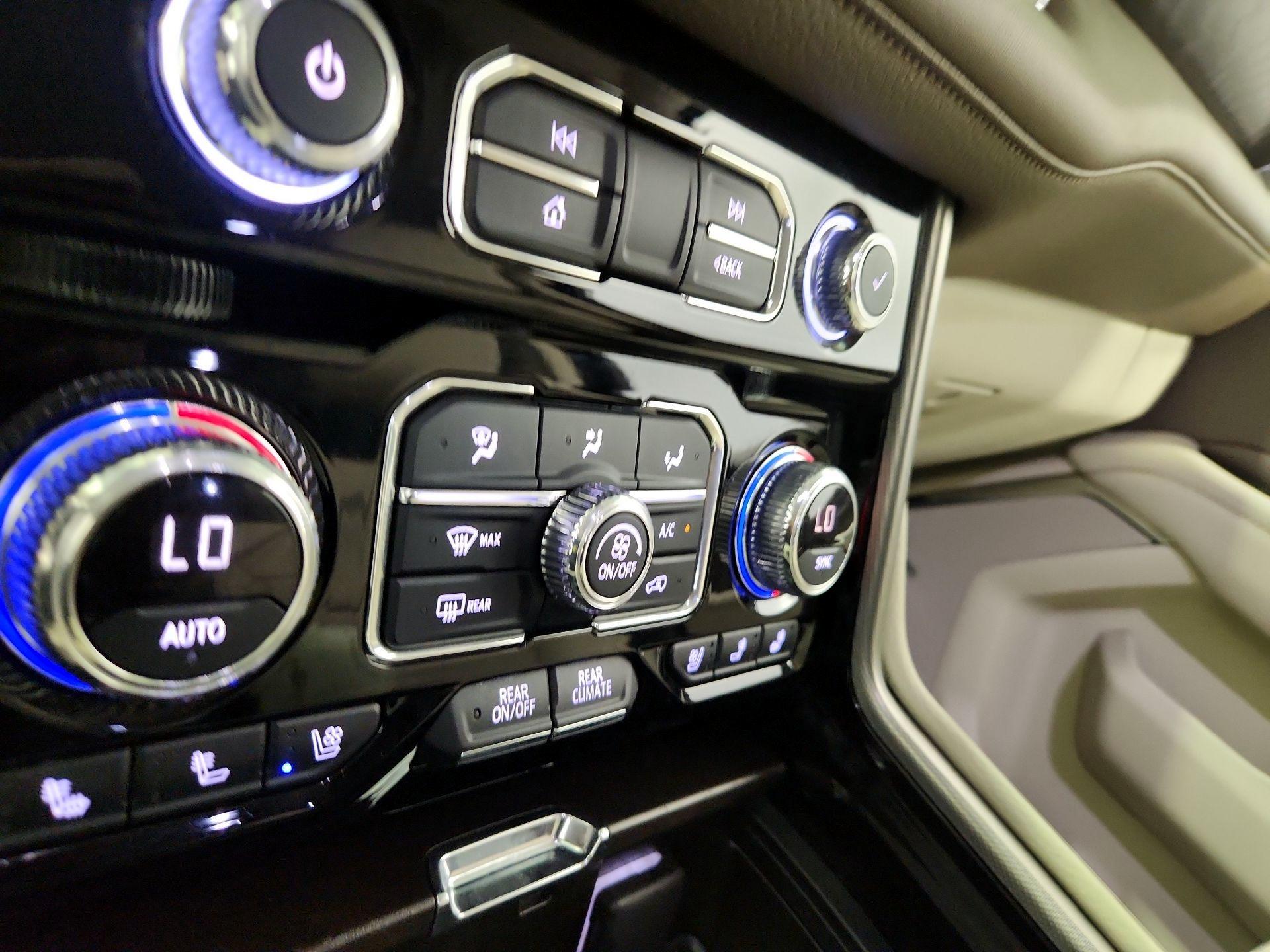 Thumbnail: 2022 GMC Yukon - 16