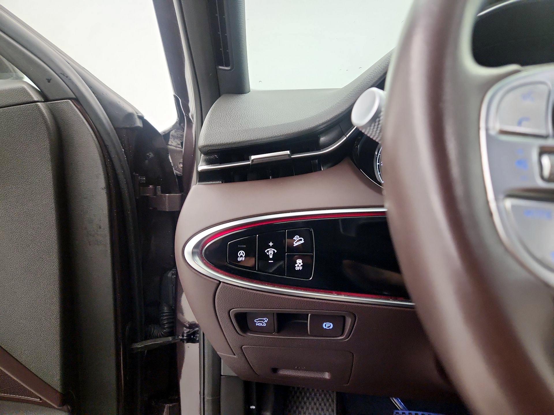 Thumbnail: 2023 Genesis GV70 - 13