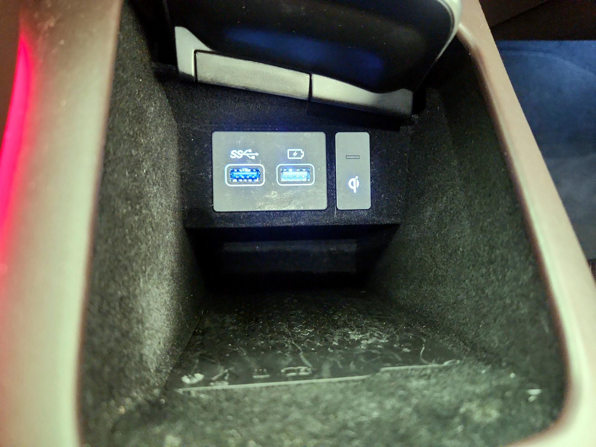 Thumbnail: 2023 Genesis GV70 - 19