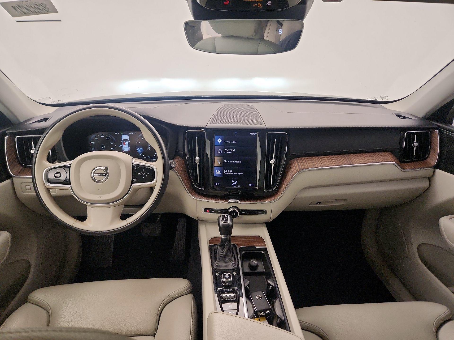 Thumbnail: 2020 Volvo XC60 - 8