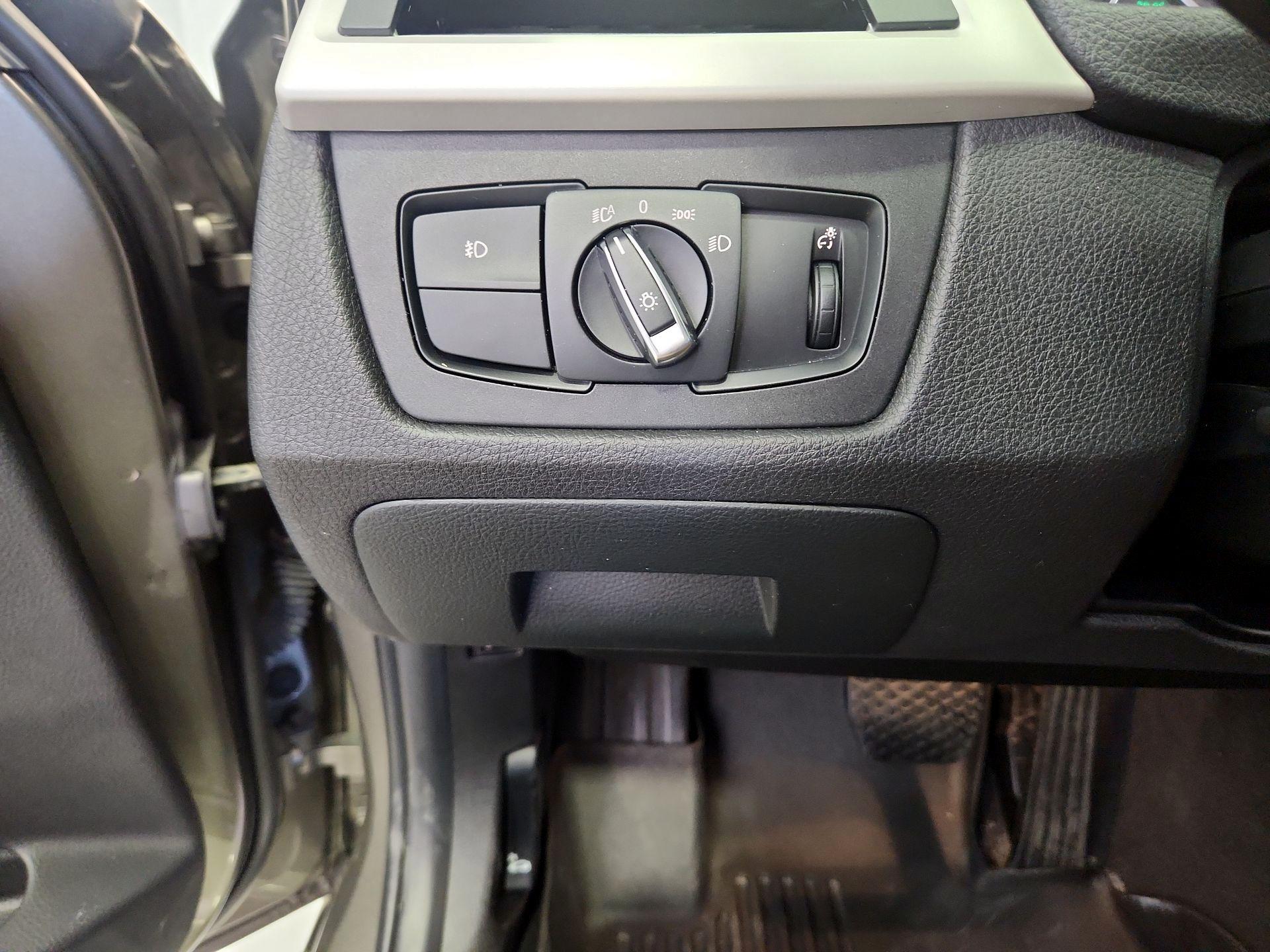 Thumbnail: 2018 BMW 3 Series - 13