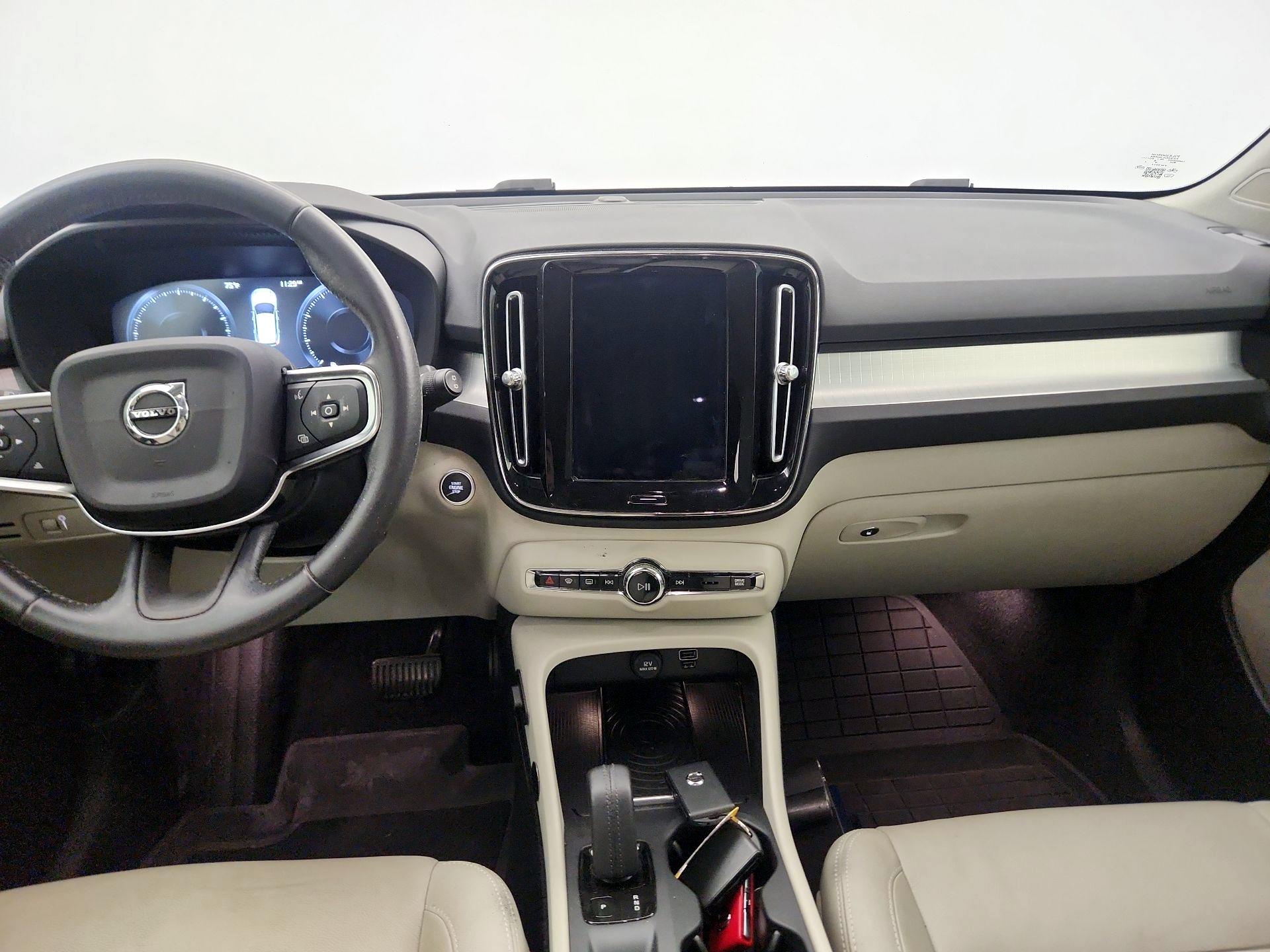 Thumbnail: 2019 Volvo XC40 - 9