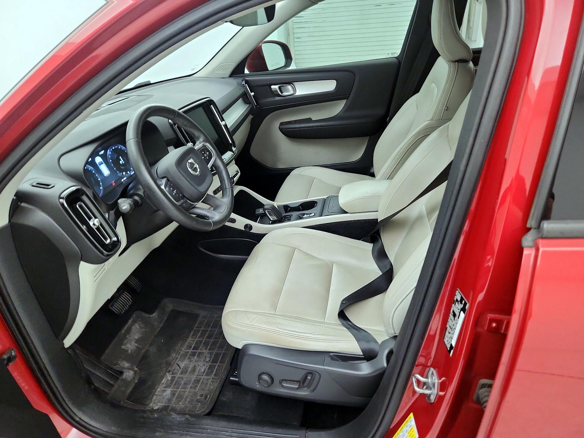 Thumbnail: 2019 Volvo XC40 - 11