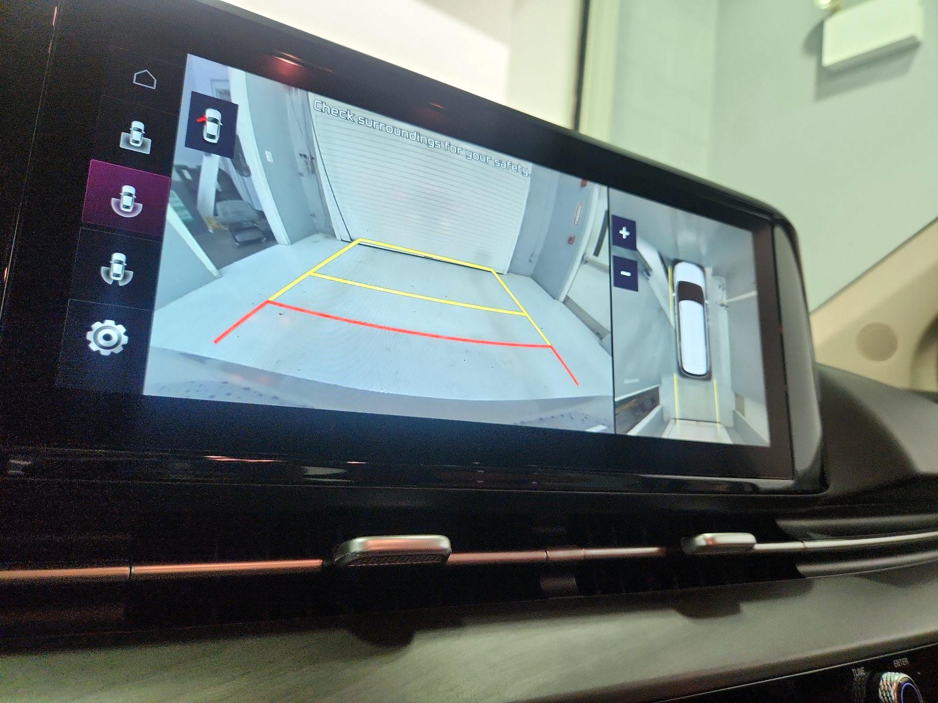 Thumbnail: 2022 Kia Carnival - 14