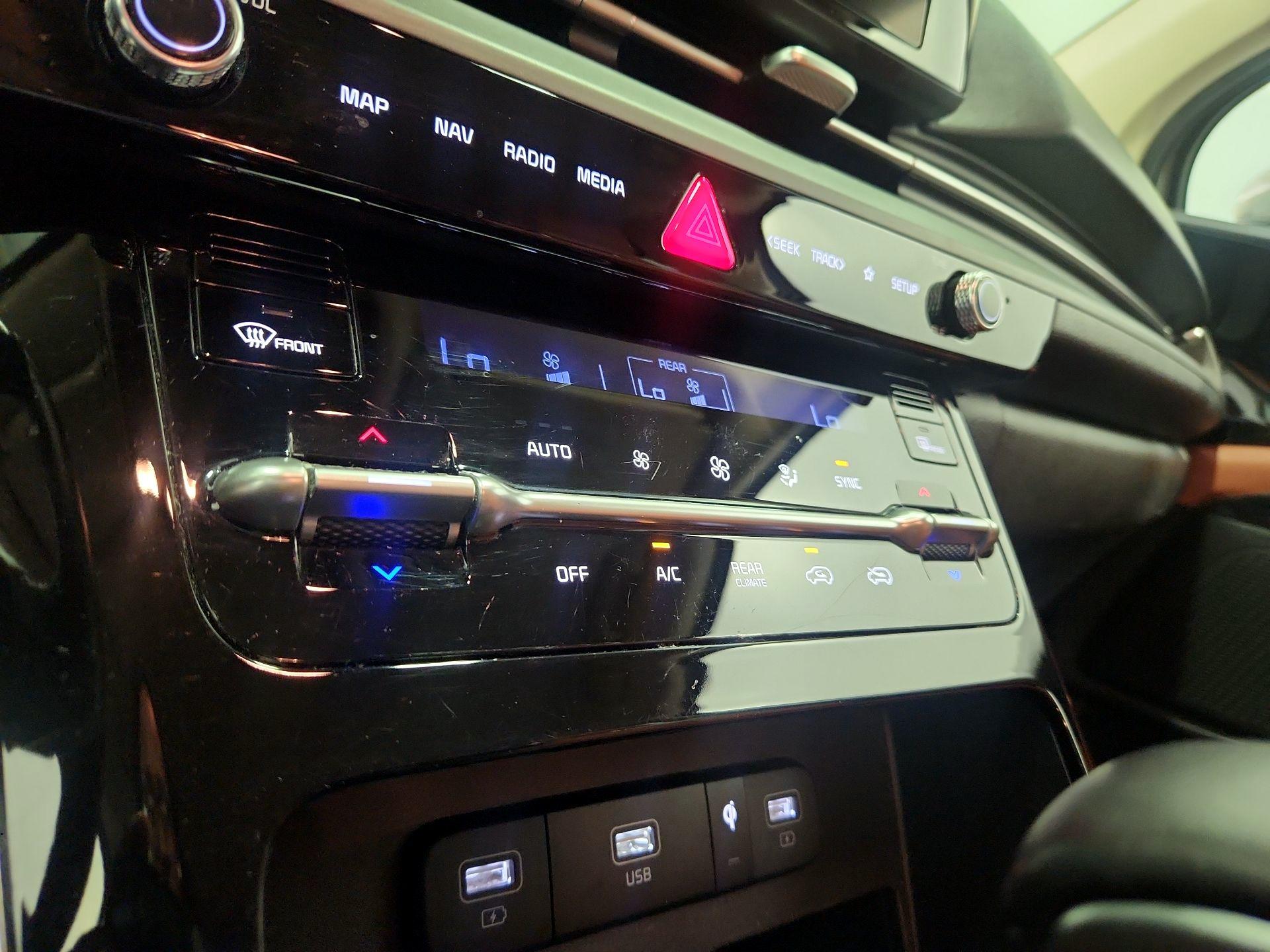 Thumbnail: 2022 Kia Carnival - 16