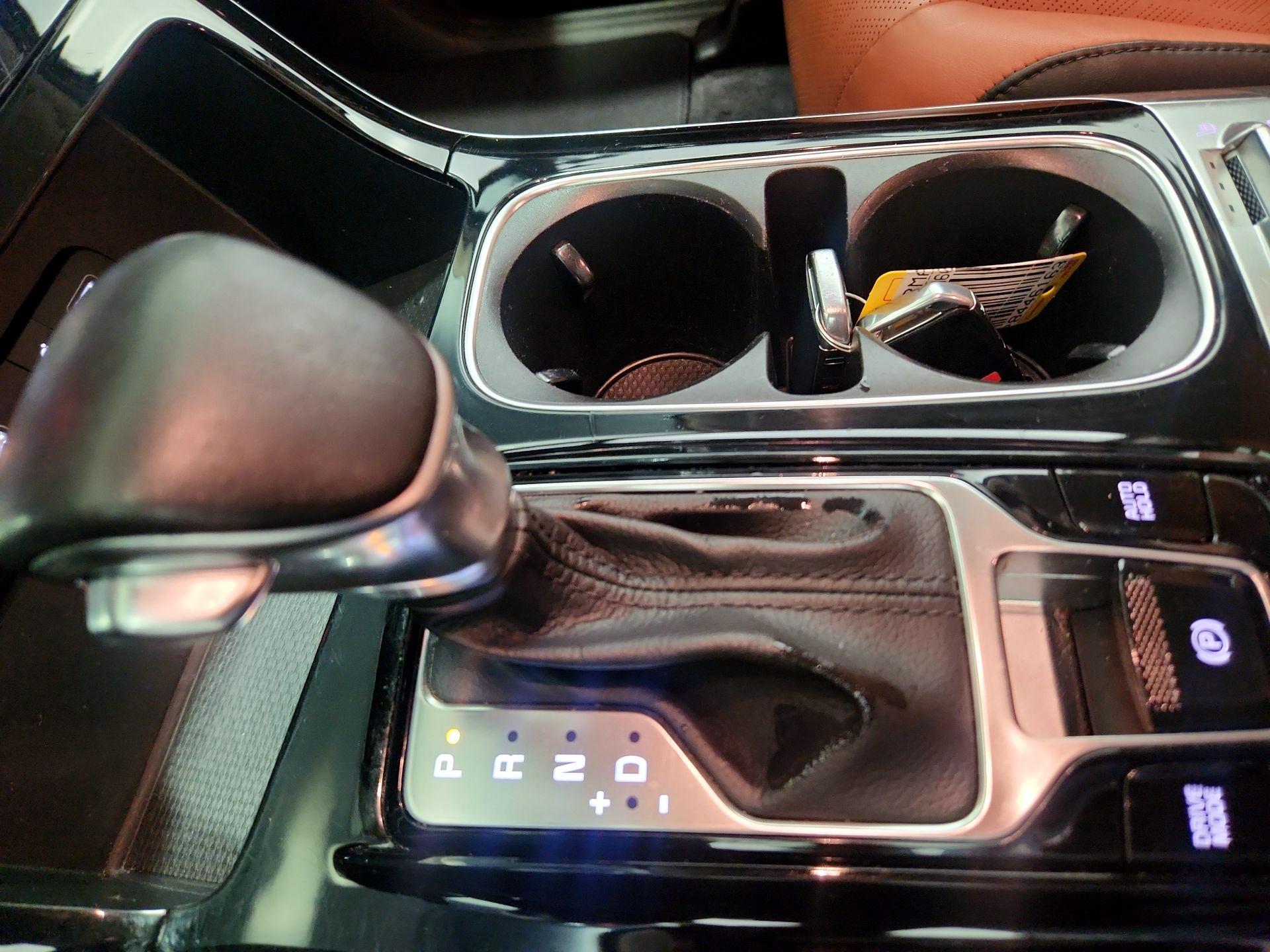 Thumbnail: 2022 Kia Carnival - 17