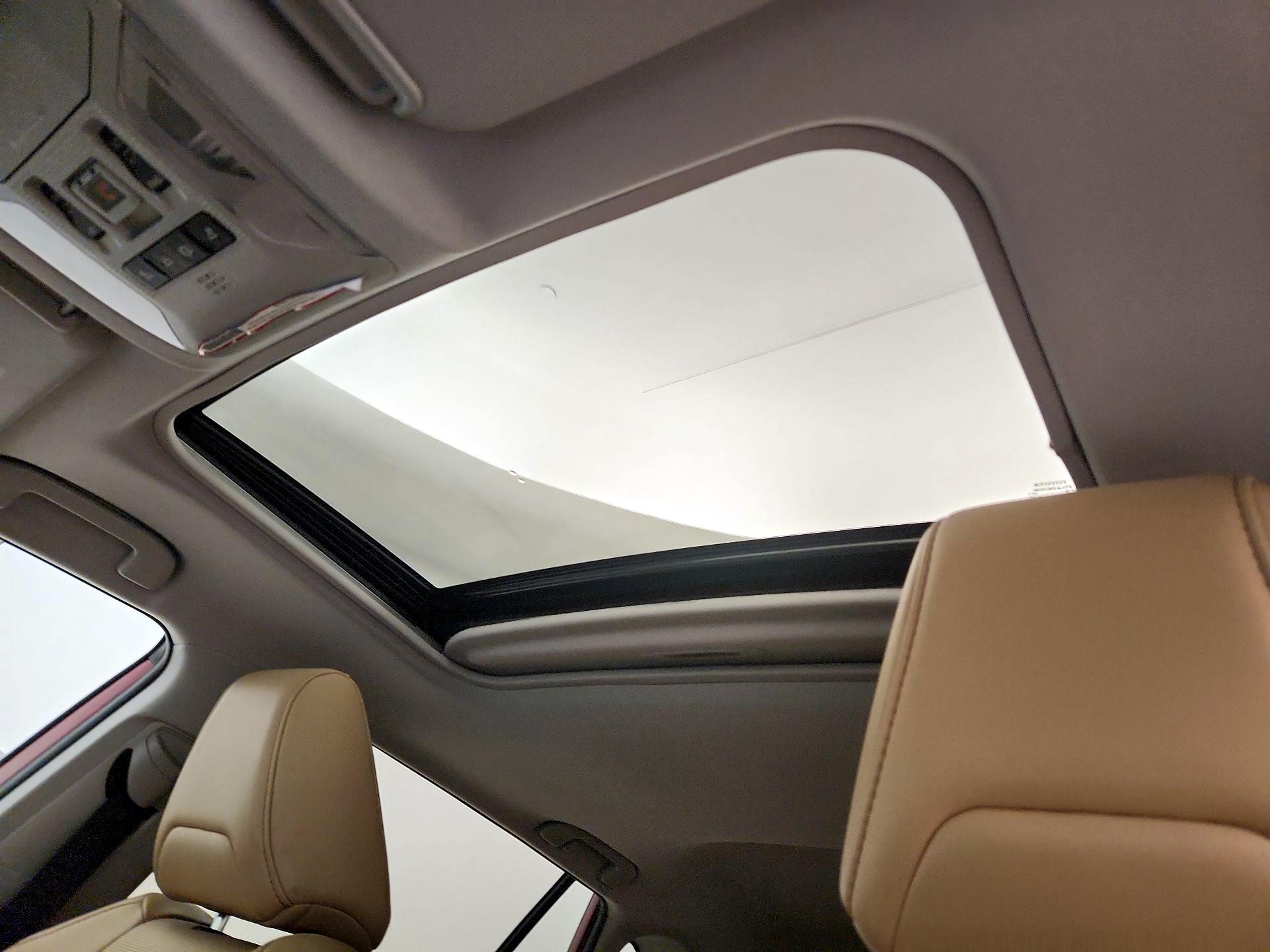 Thumbnail: 2020 Toyota RAV4 - 20