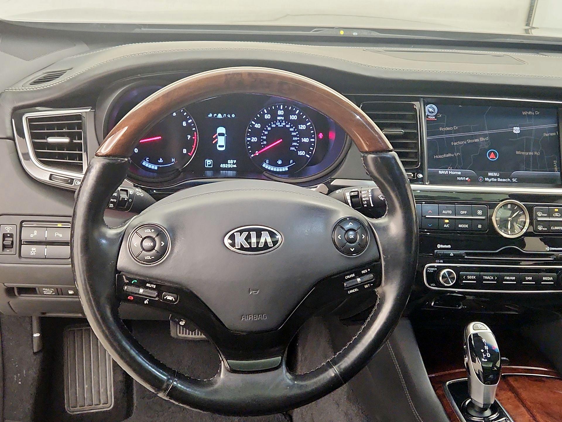 Thumbnail: 2015 Kia K900 - 10