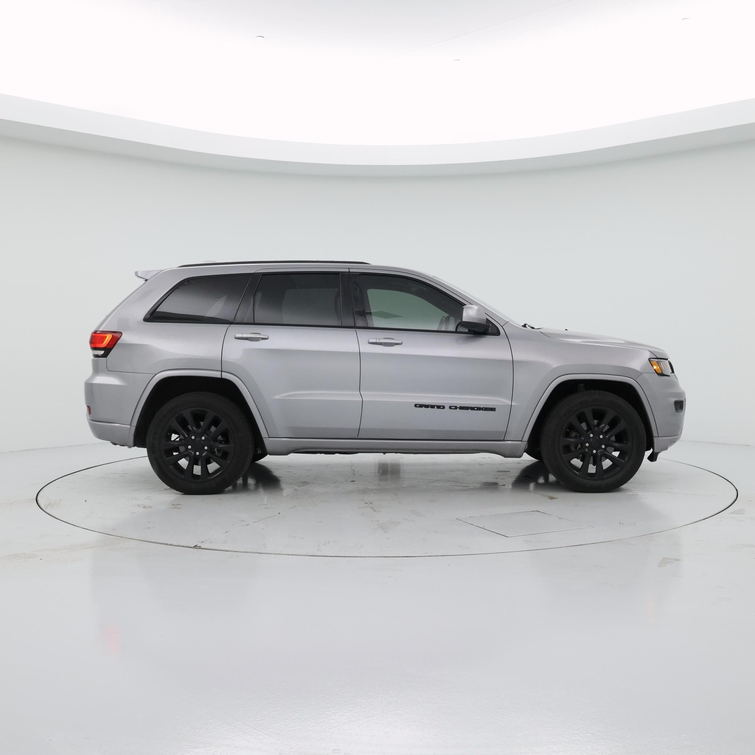 Thumbnail: 2018 Jeep Grand Cherokee - 7