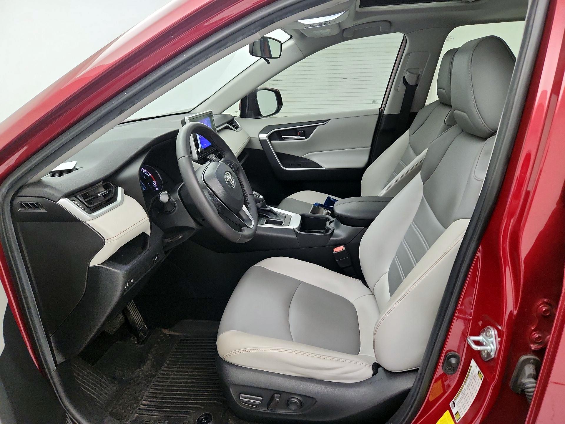 Thumbnail: 2023 Toyota RAV4 - 11