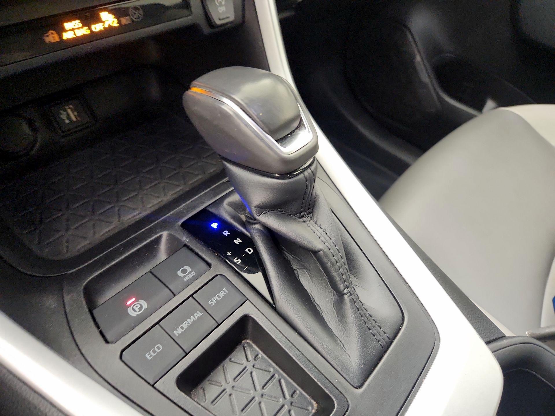 Thumbnail: 2023 Toyota RAV4 - 18