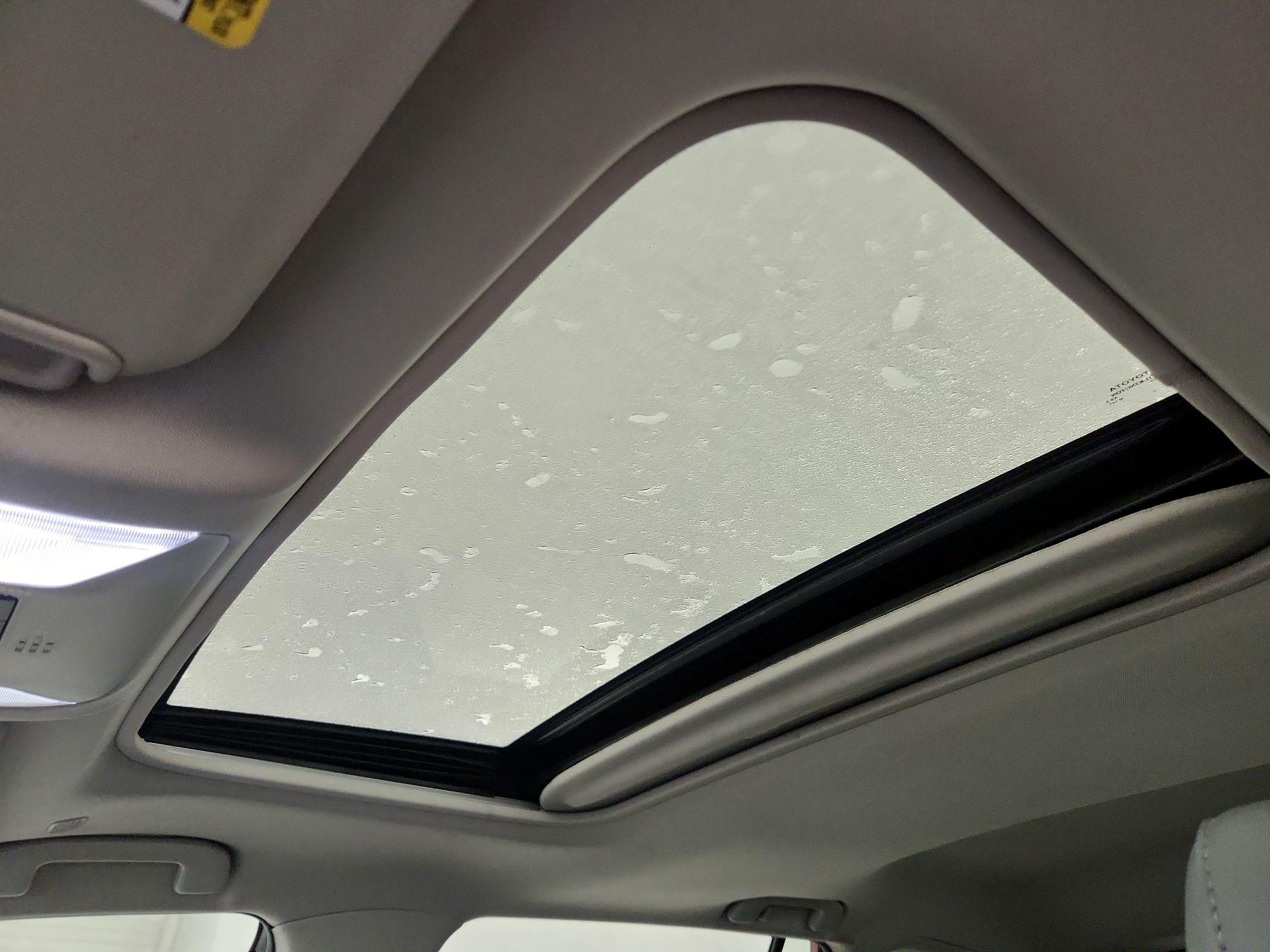 Thumbnail: 2023 Toyota RAV4 - 20