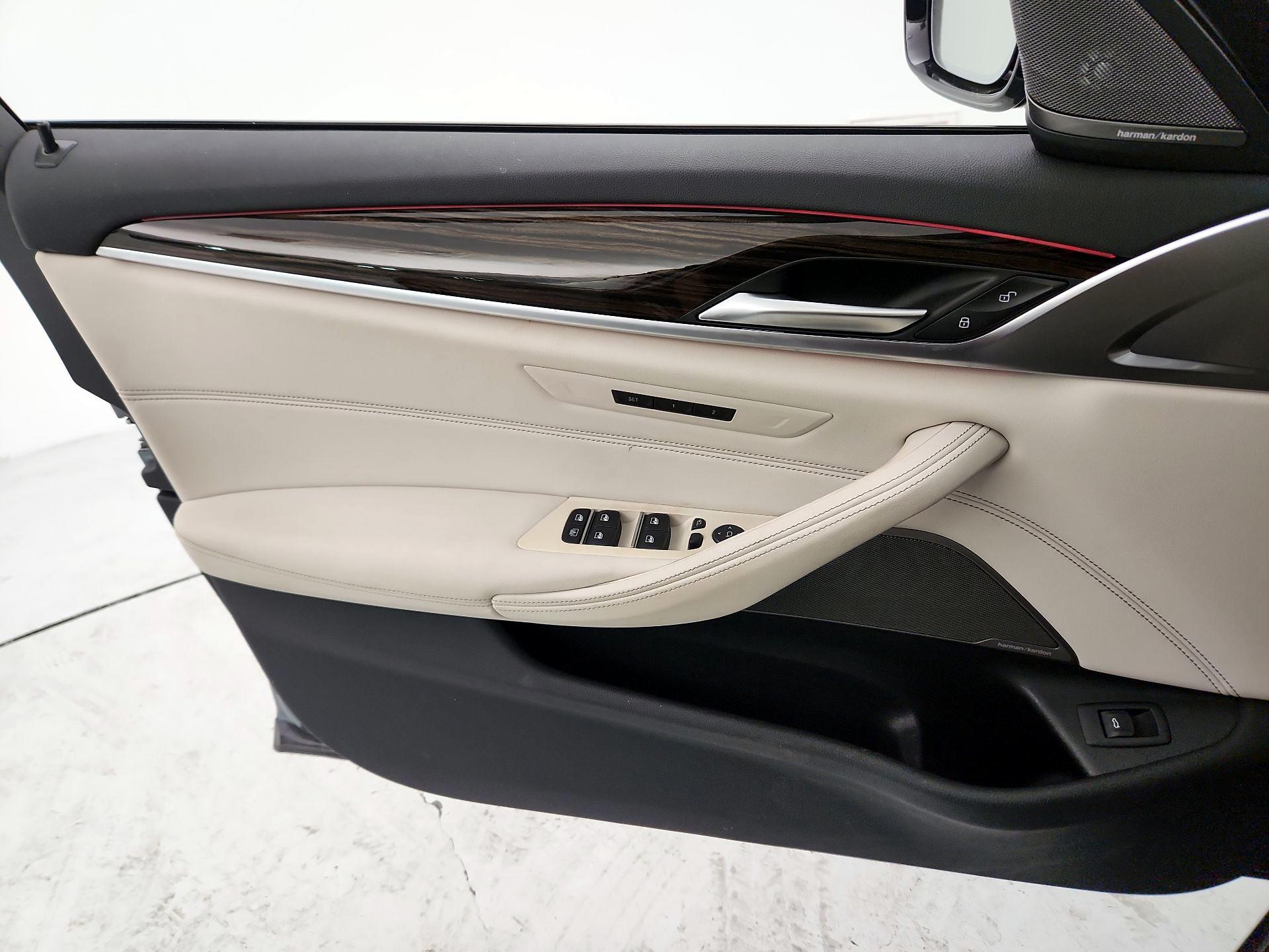 Thumbnail: 2022 BMW 5 Series - 12