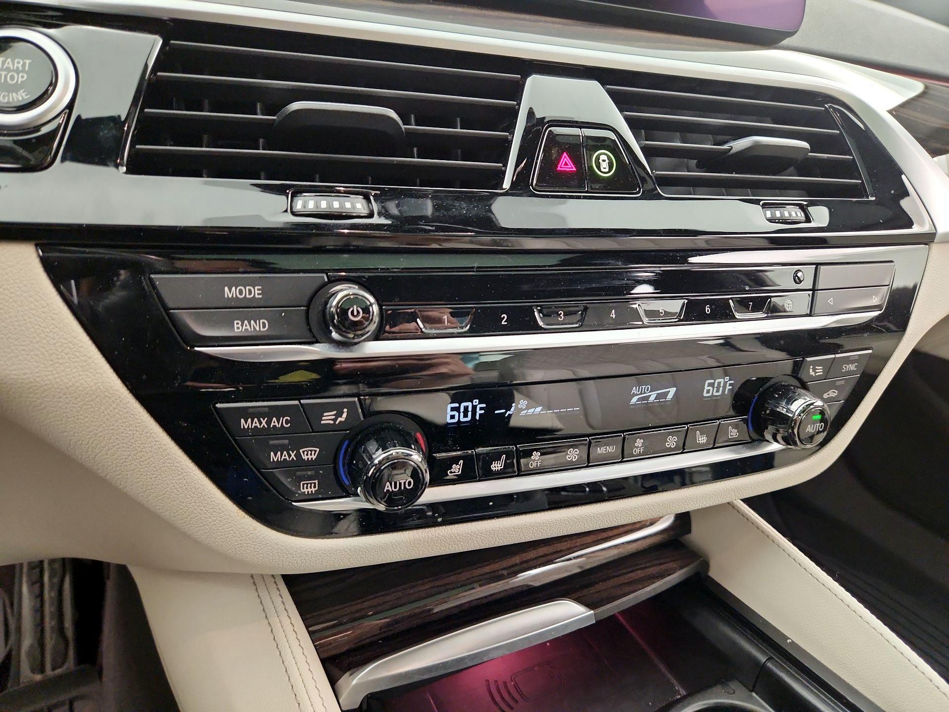 Thumbnail: 2022 BMW 5 Series - 17