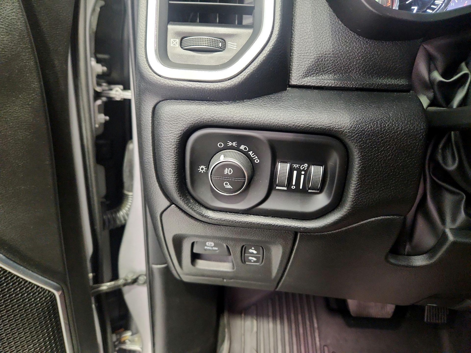 2022 RAM Ram 1500 Pickup Laramie - Photo 14