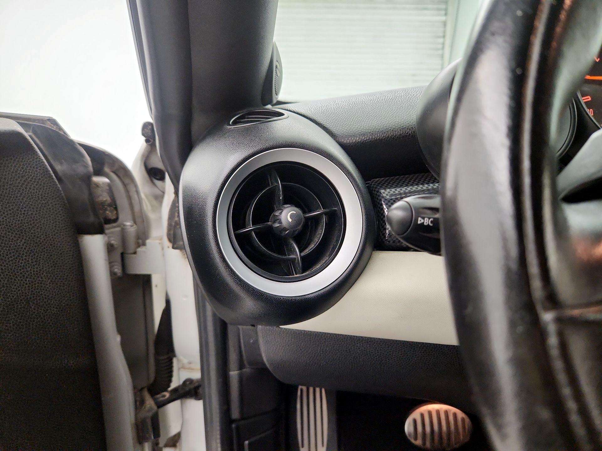 Thumbnail: 2015 MINI Cooper Roadster - 13