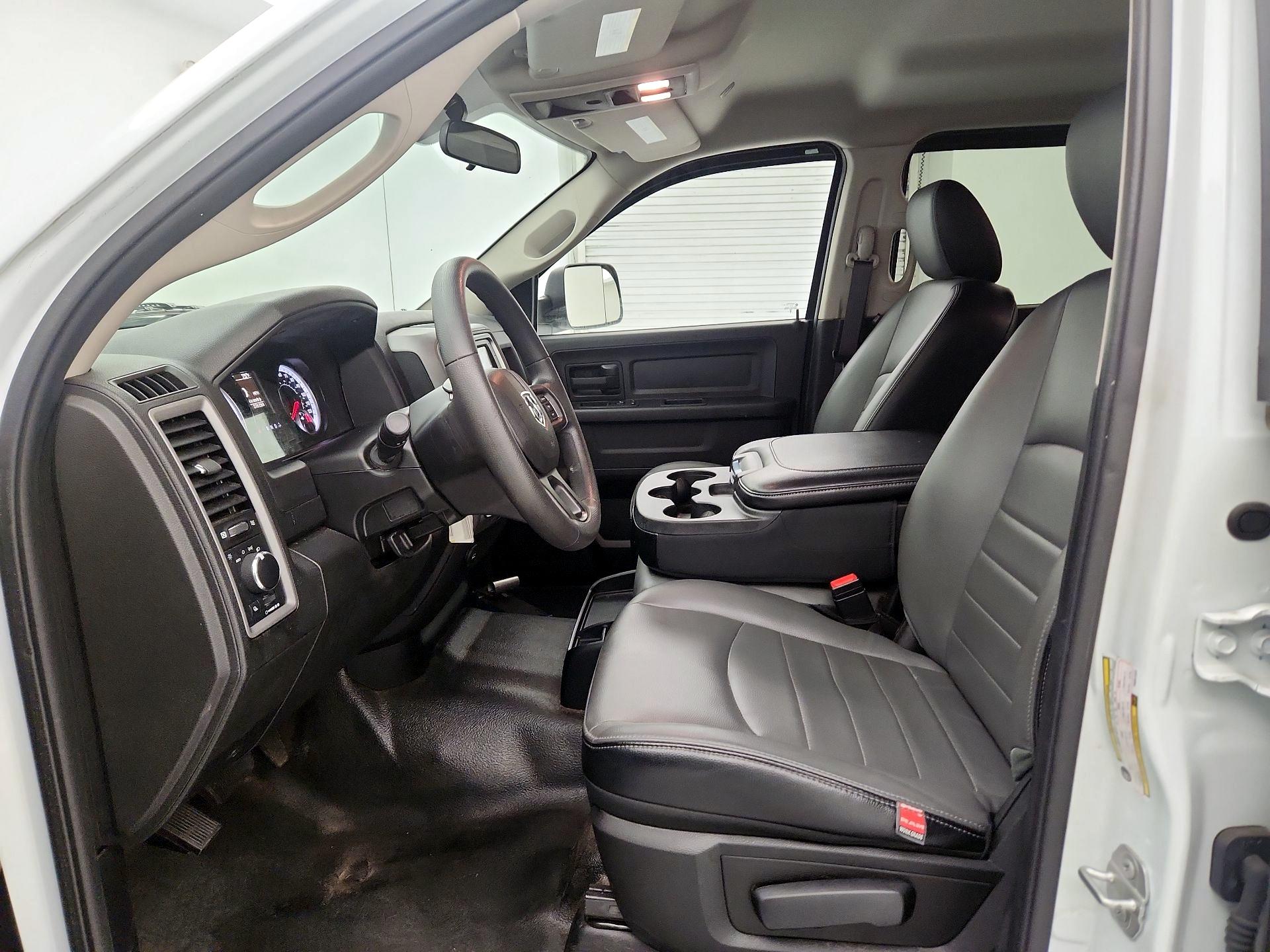 Thumbnail: 2023 RAM 1500 Classic - 9