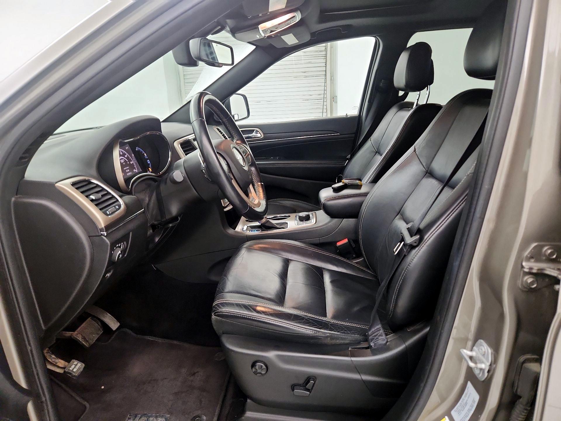 Thumbnail: 2016 Jeep Grand Cherokee - 9