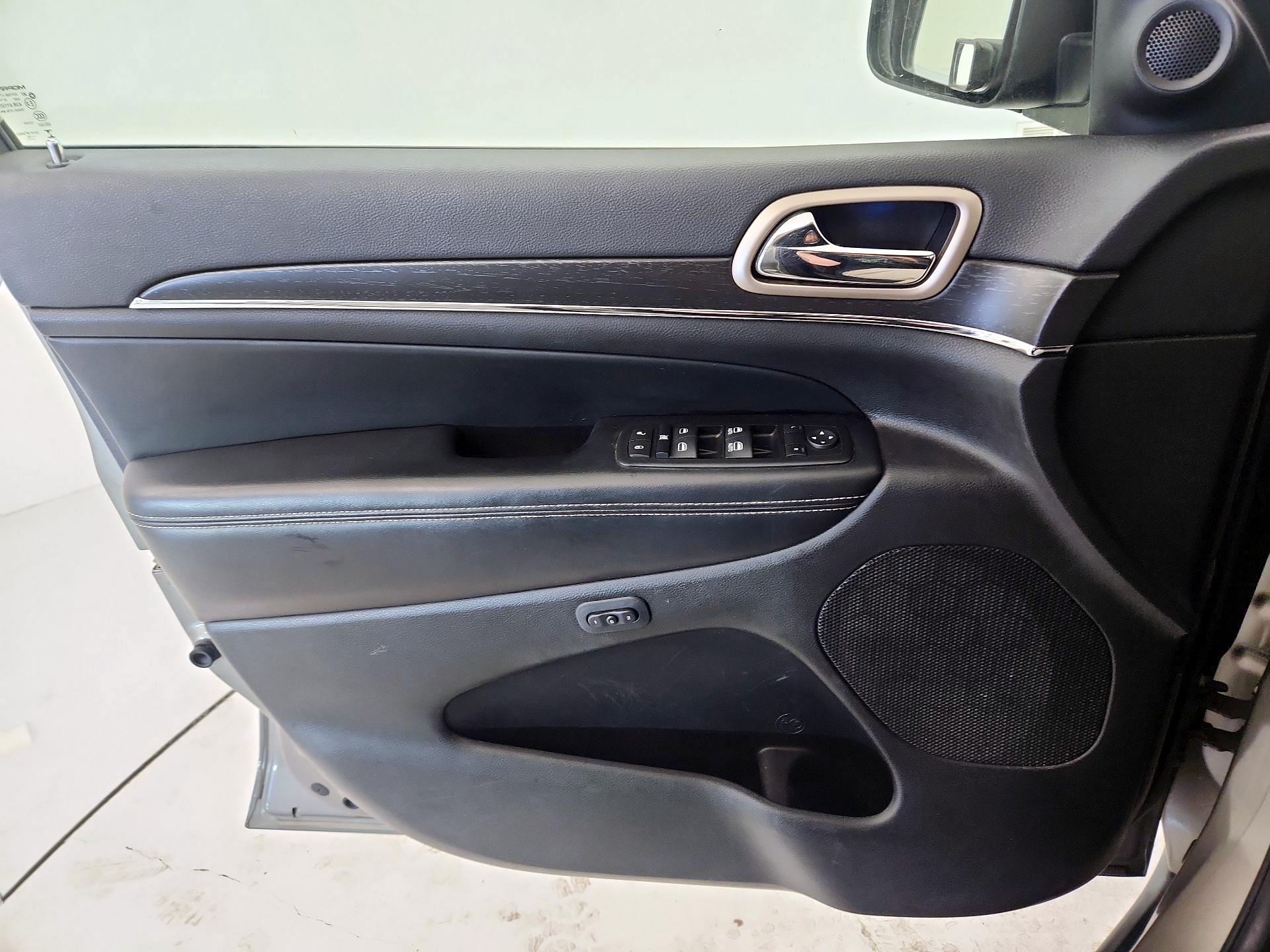 Thumbnail: 2016 Jeep Grand Cherokee - 10