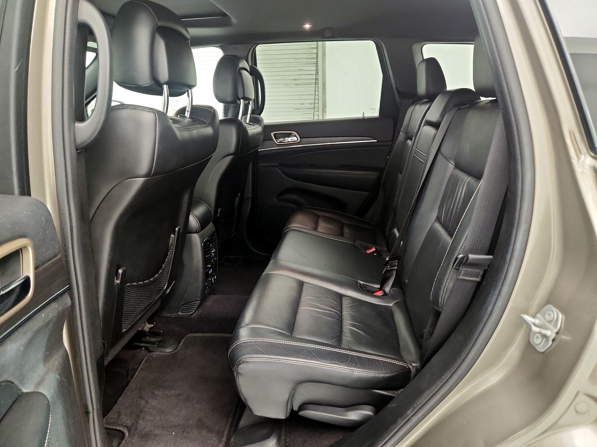 Thumbnail: 2016 Jeep Grand Cherokee - 17