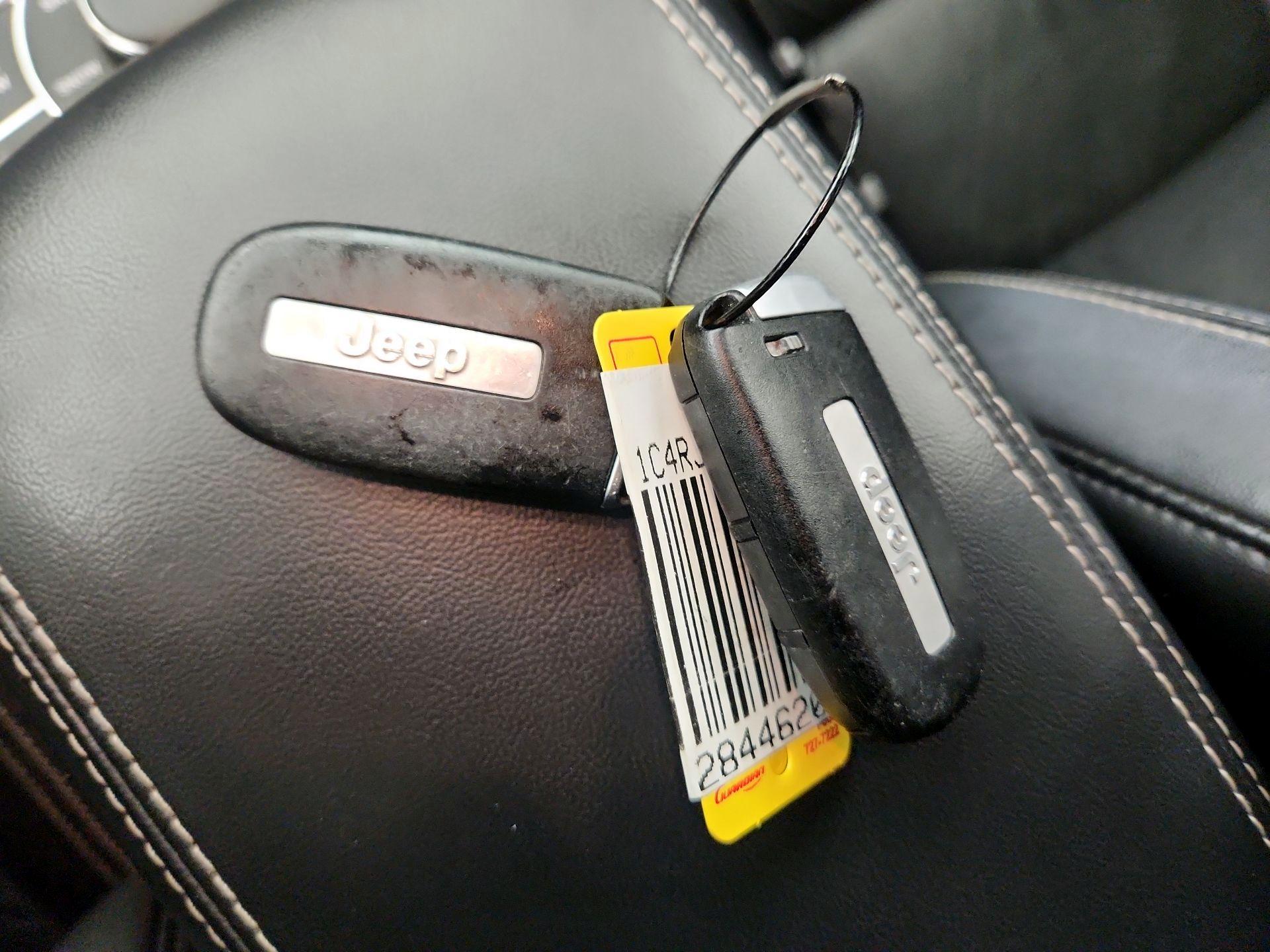 Thumbnail: 2016 Jeep Grand Cherokee - 20