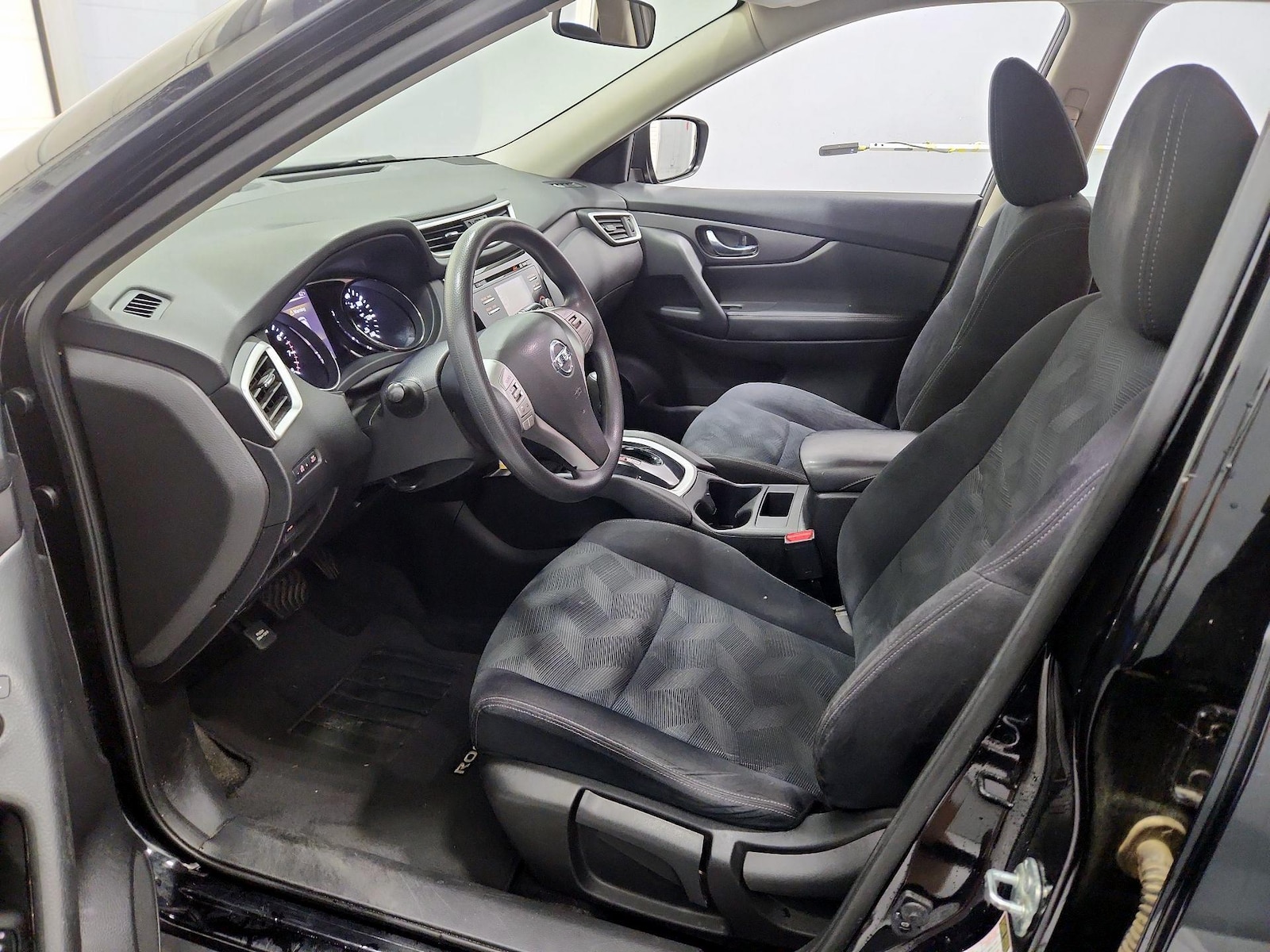 2016 Nissan Rogue S - Photo 12