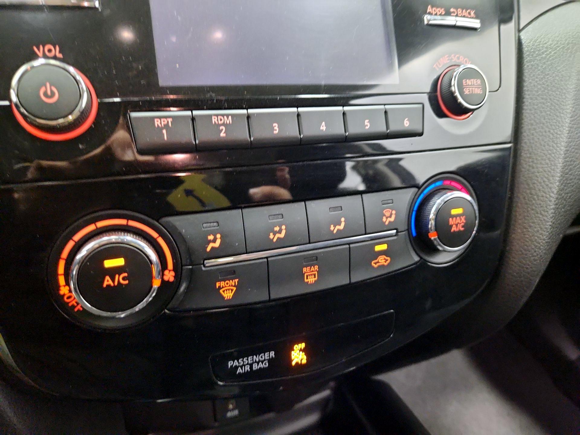 Thumbnail: 2016 Nissan Rogue - 16