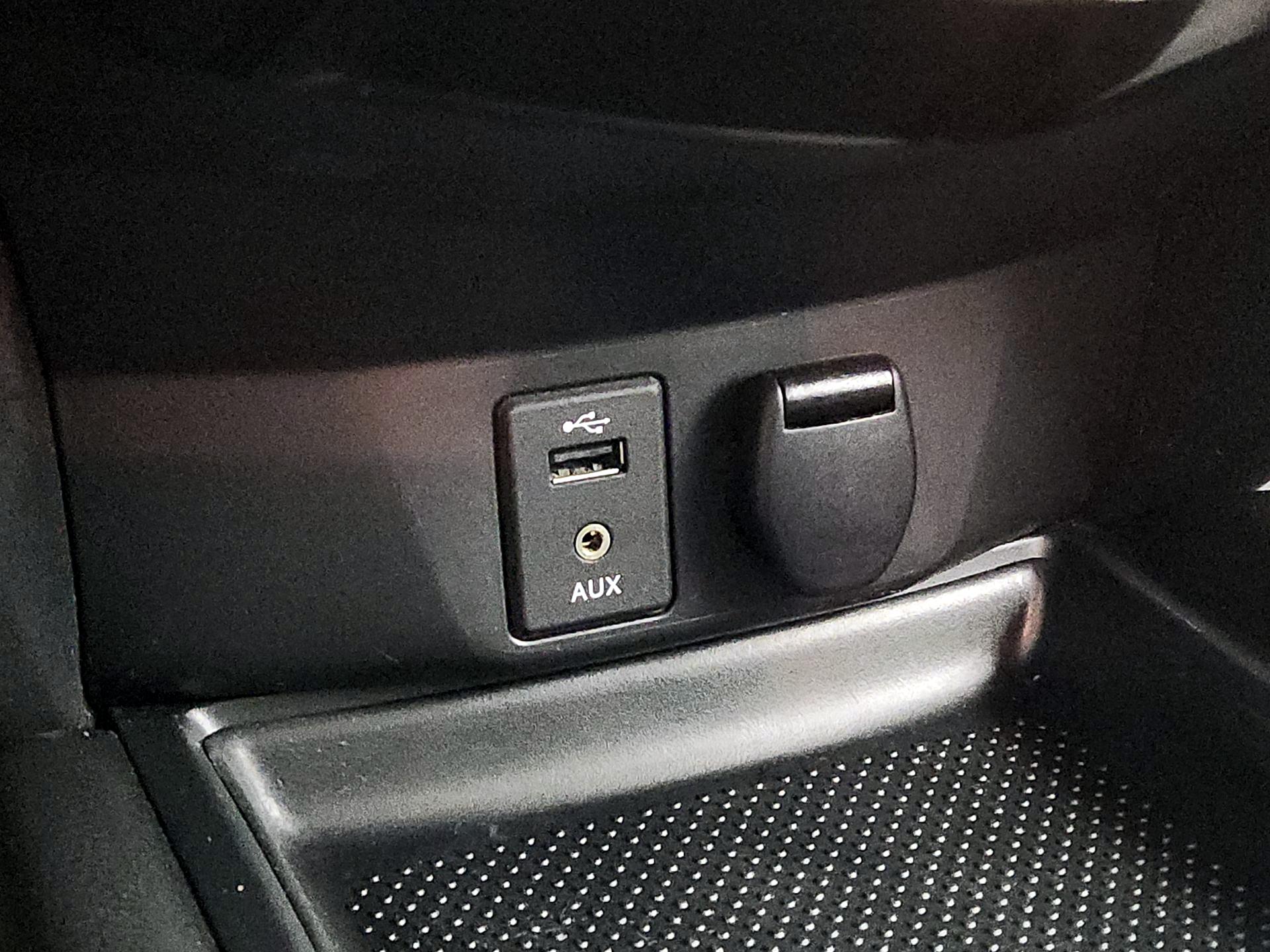 Thumbnail: 2016 Nissan Rogue - 18