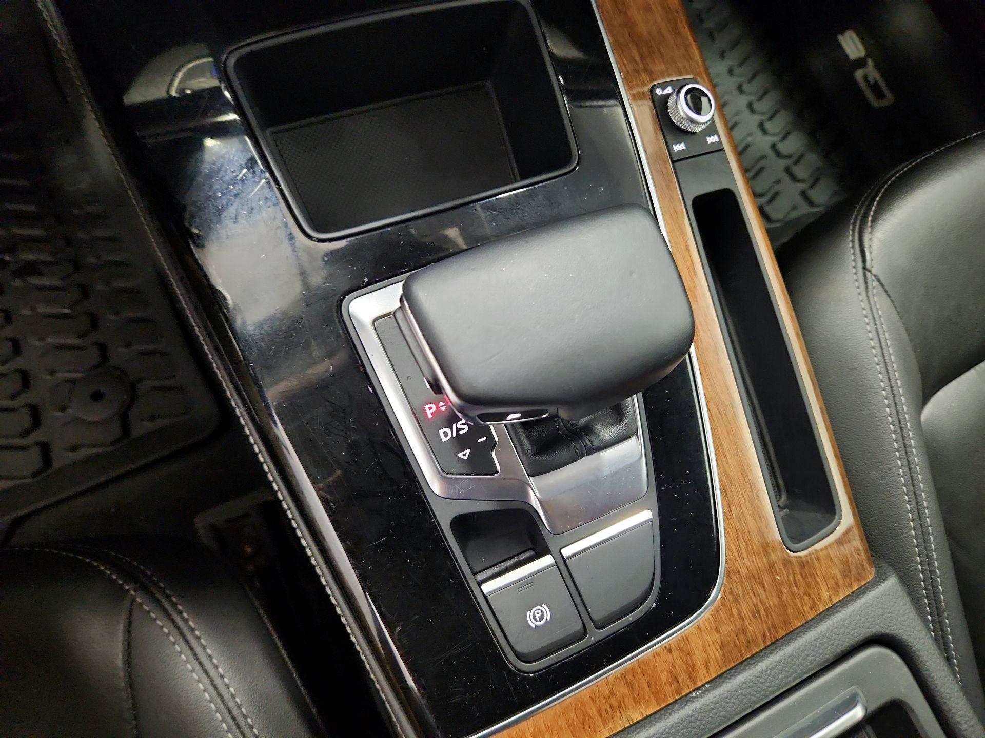 Thumbnail: 2022 Audi Q5 - 17