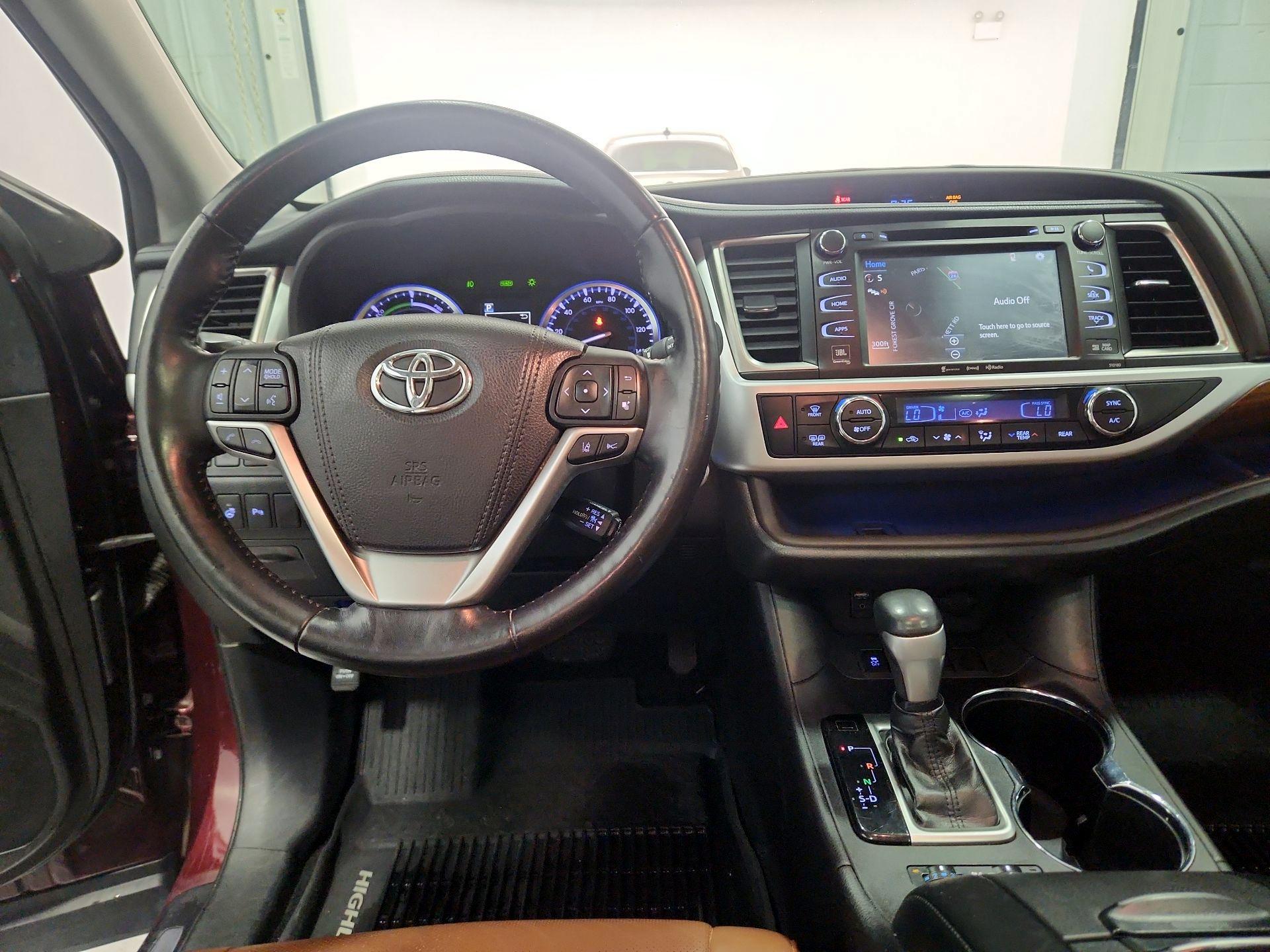 Thumbnail: 2018 Toyota Highlander - 9