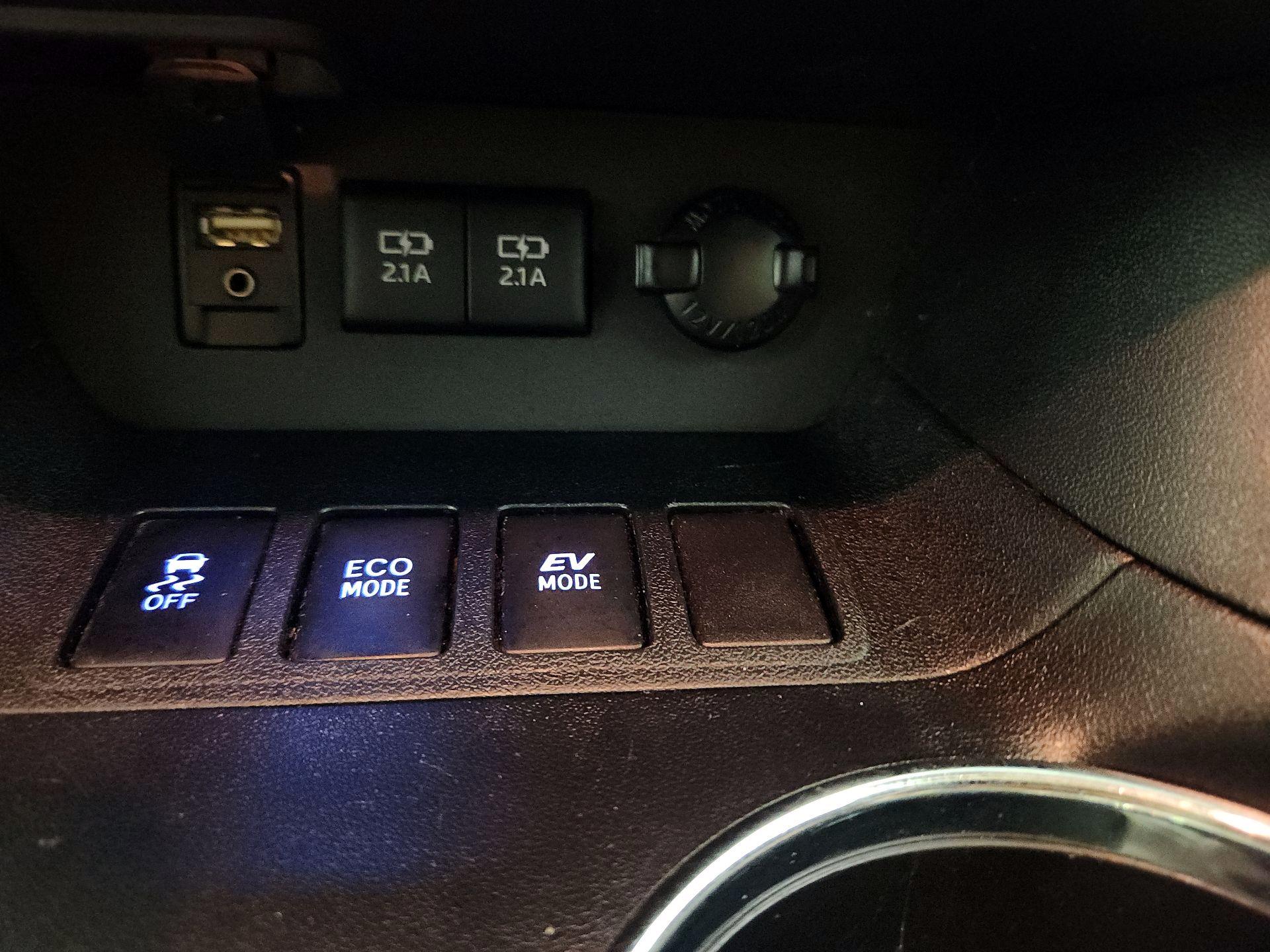 Thumbnail: 2018 Toyota Highlander - 18