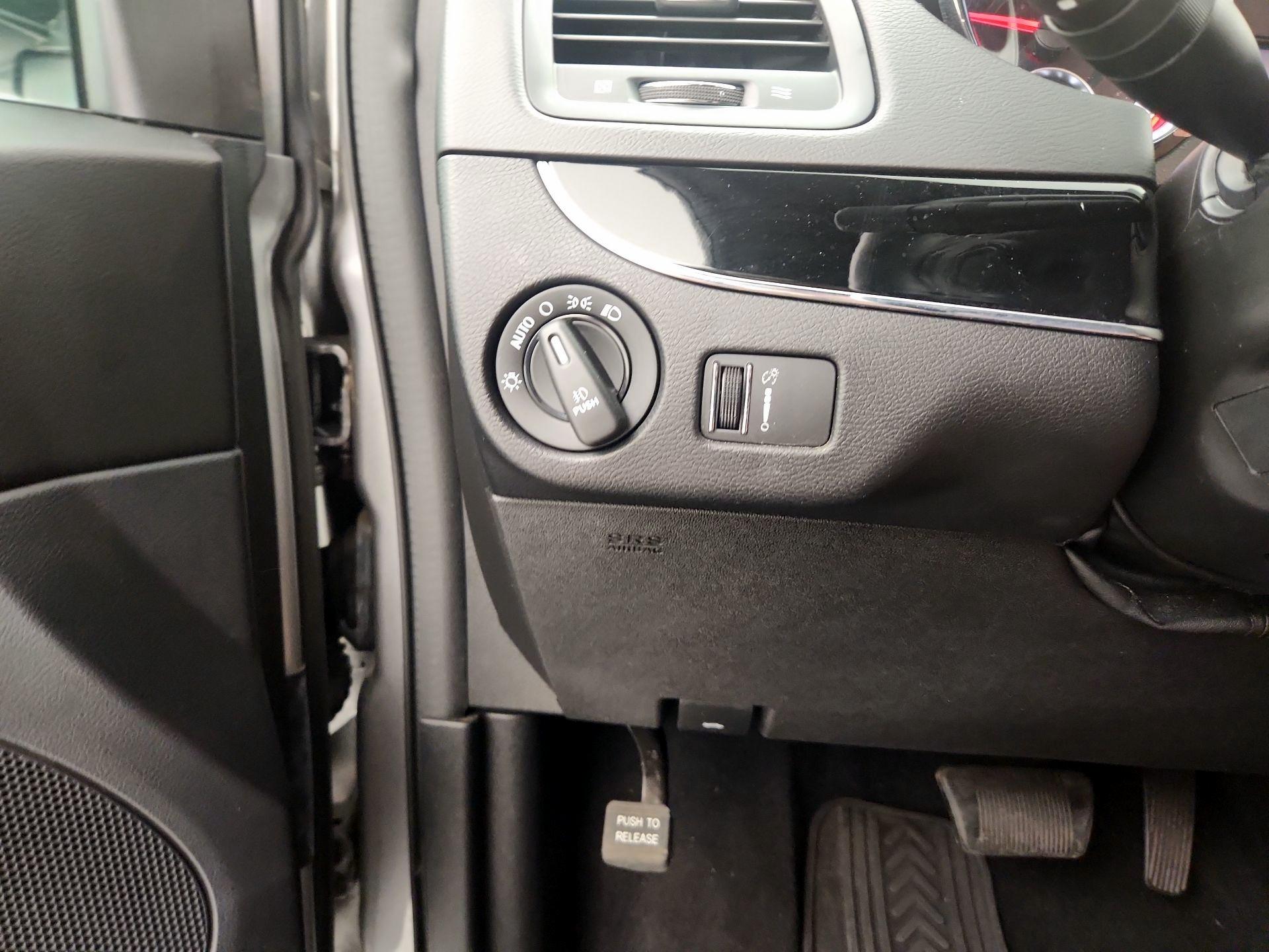 Thumbnail: 2019 Dodge Grand Caravan - 11