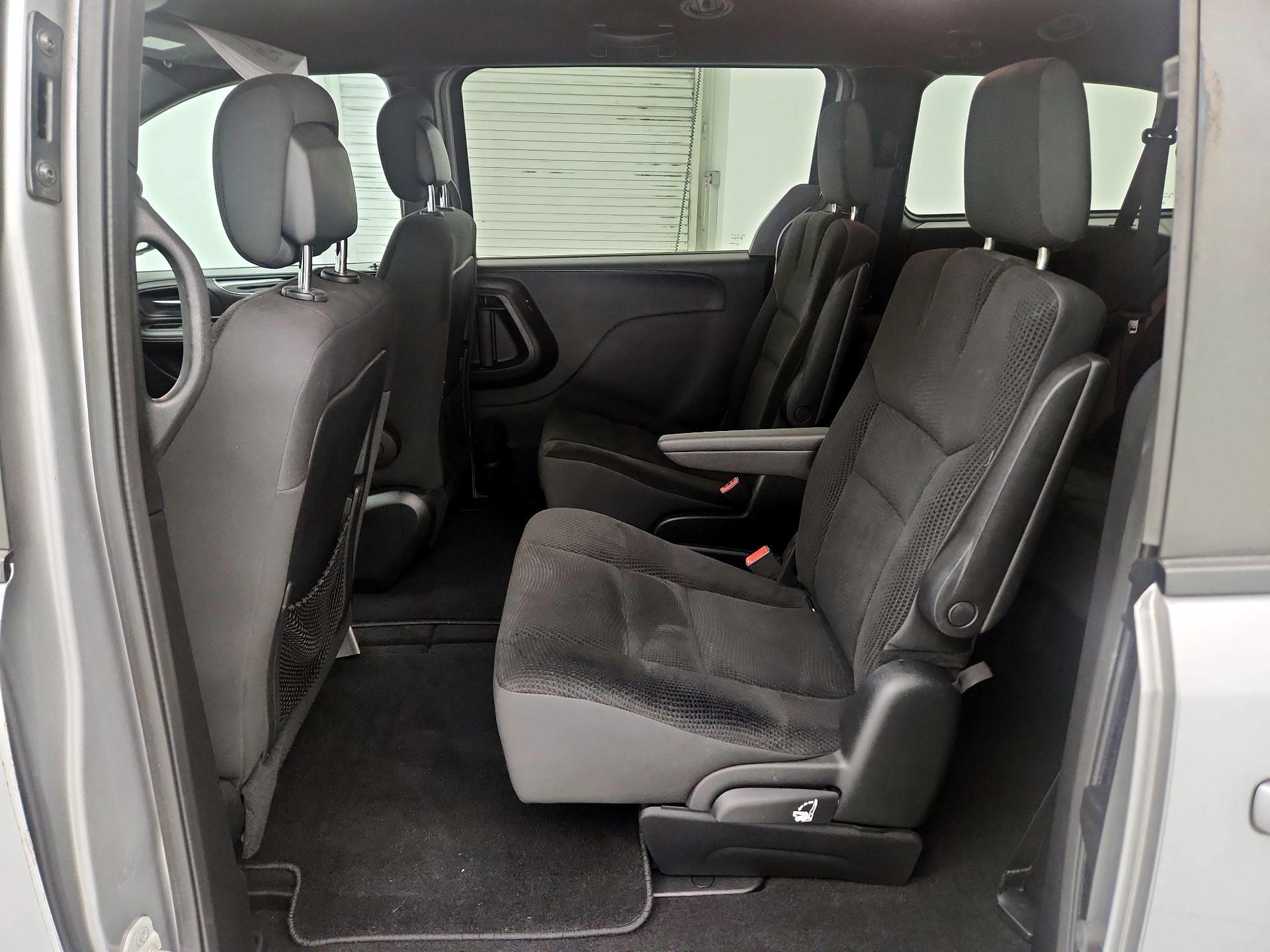 Thumbnail: 2019 Dodge Grand Caravan - 17