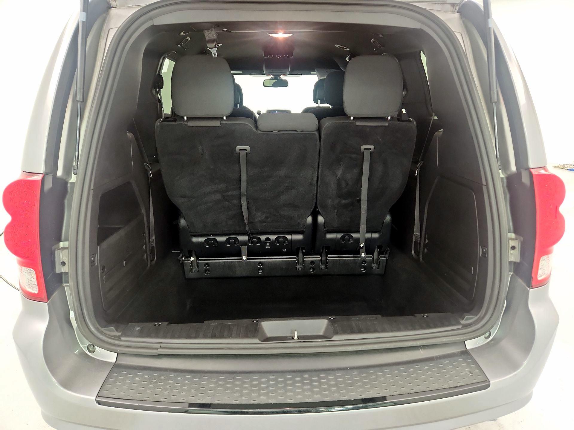 Thumbnail: 2019 Dodge Grand Caravan - 19