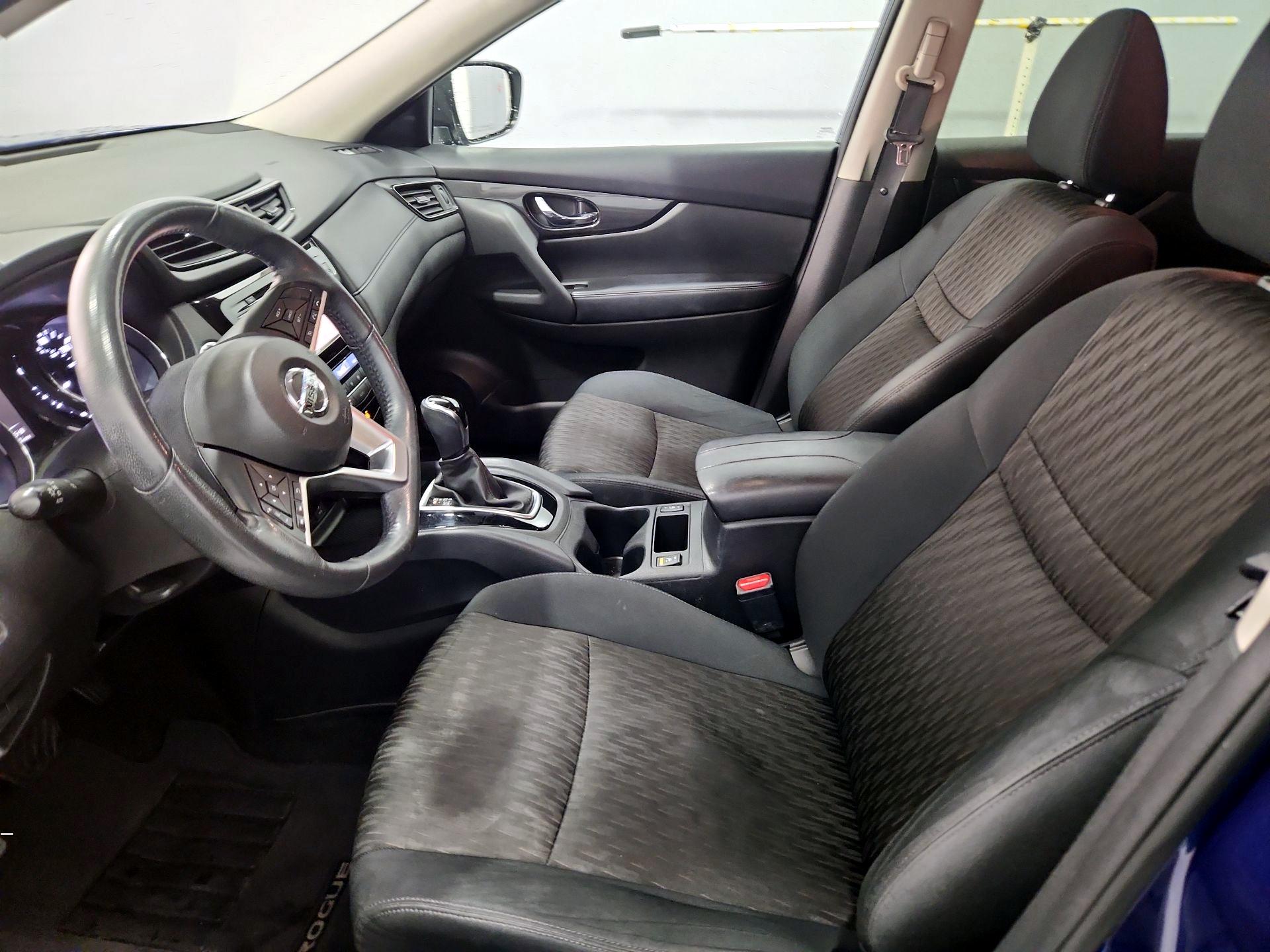 Thumbnail: 2017 Nissan Rogue - 11