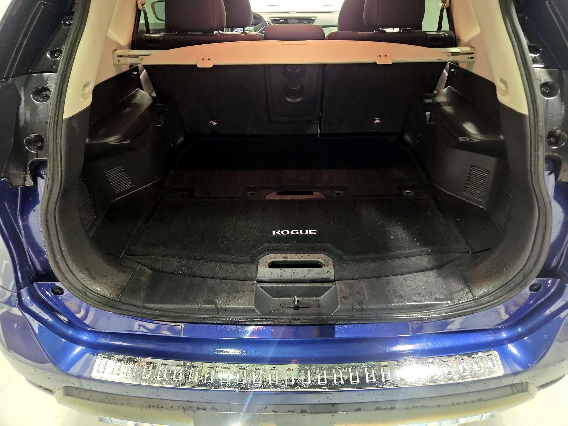 Thumbnail: 2017 Nissan Rogue - 20