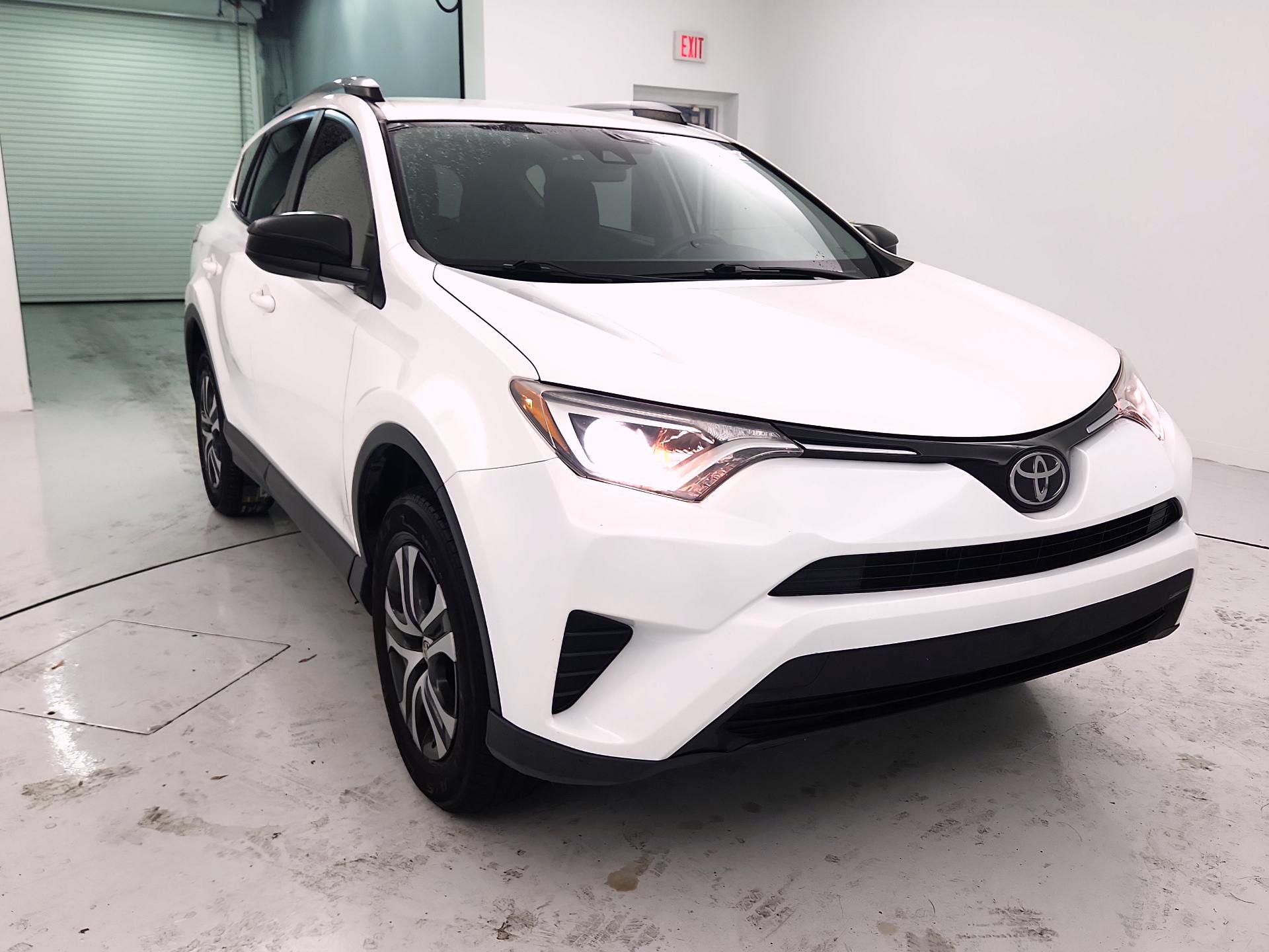 Thumbnail: 2018 Toyota RAV4 - 1