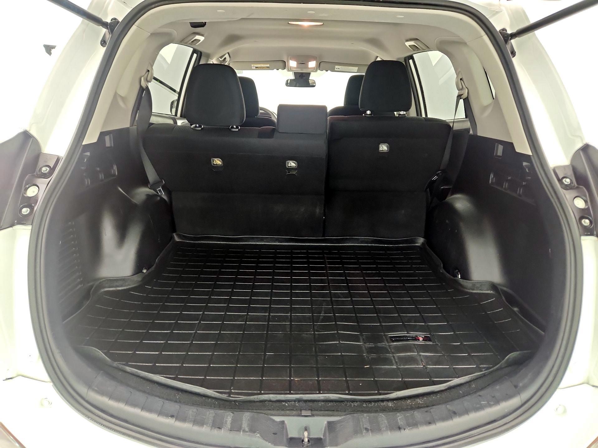 Thumbnail: 2018 Toyota RAV4 - 18
