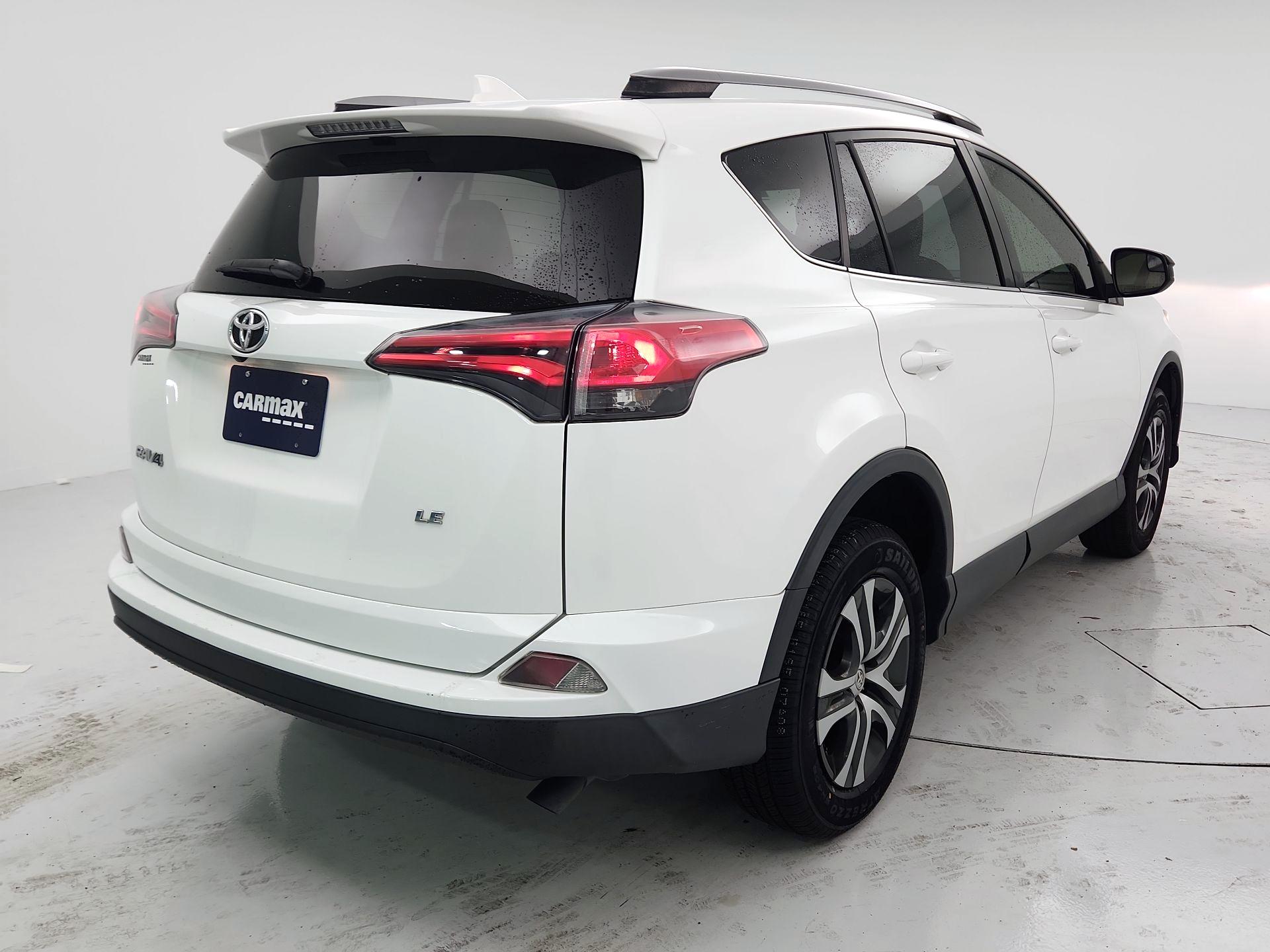 Thumbnail: 2018 Toyota RAV4 - 5