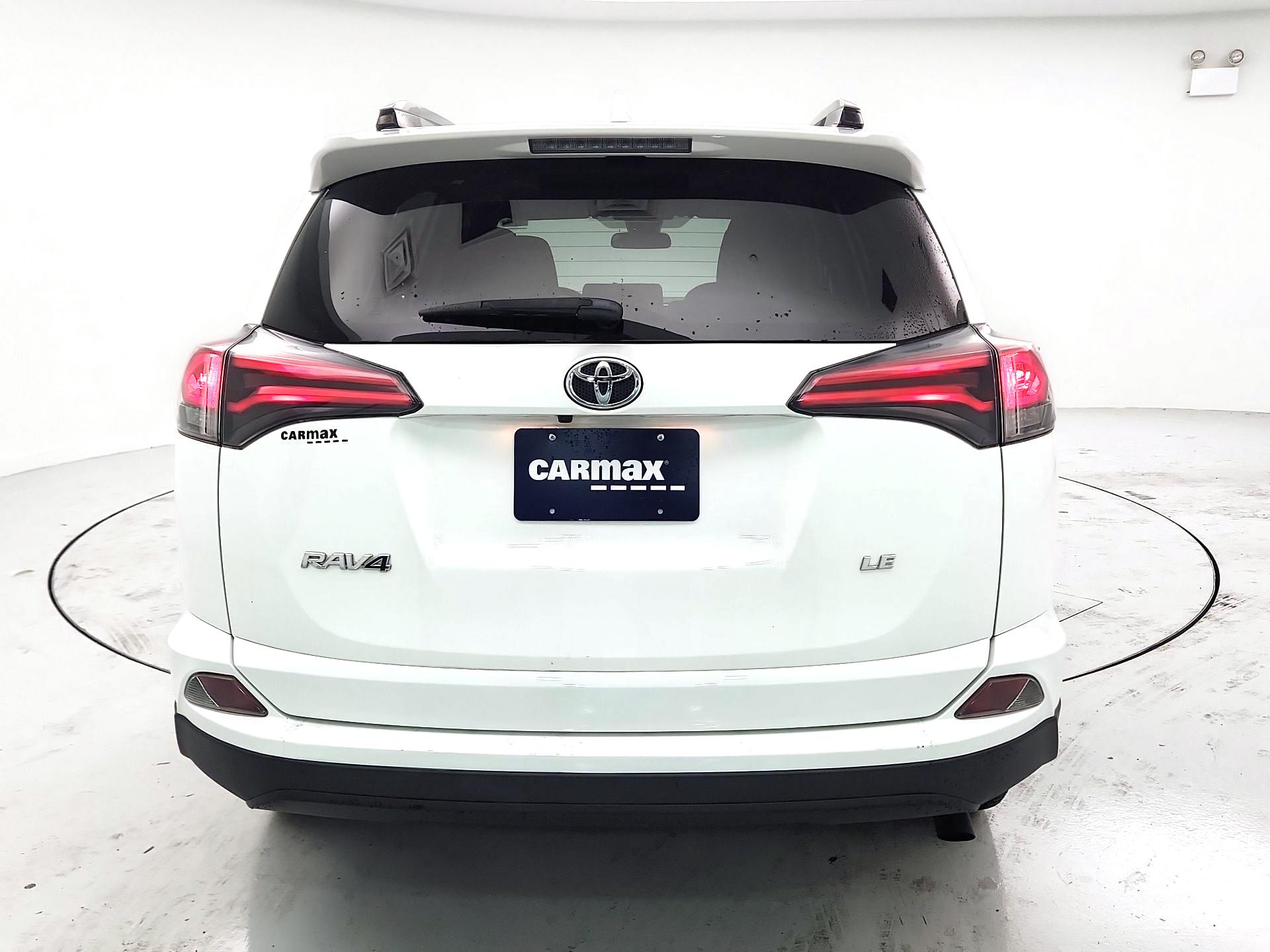Thumbnail: 2018 Toyota RAV4 - 6