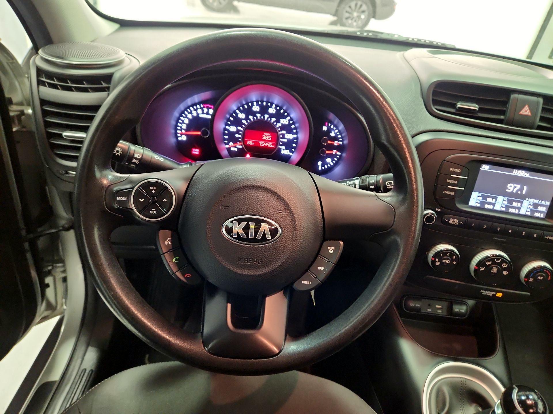 Thumbnail: 2017 Kia Soul - 10
