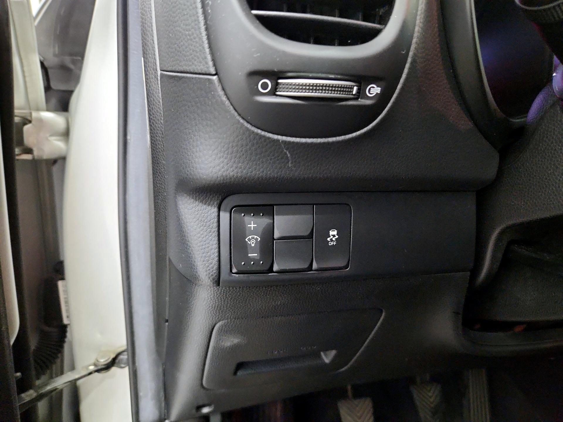 Thumbnail: 2017 Kia Soul - 13