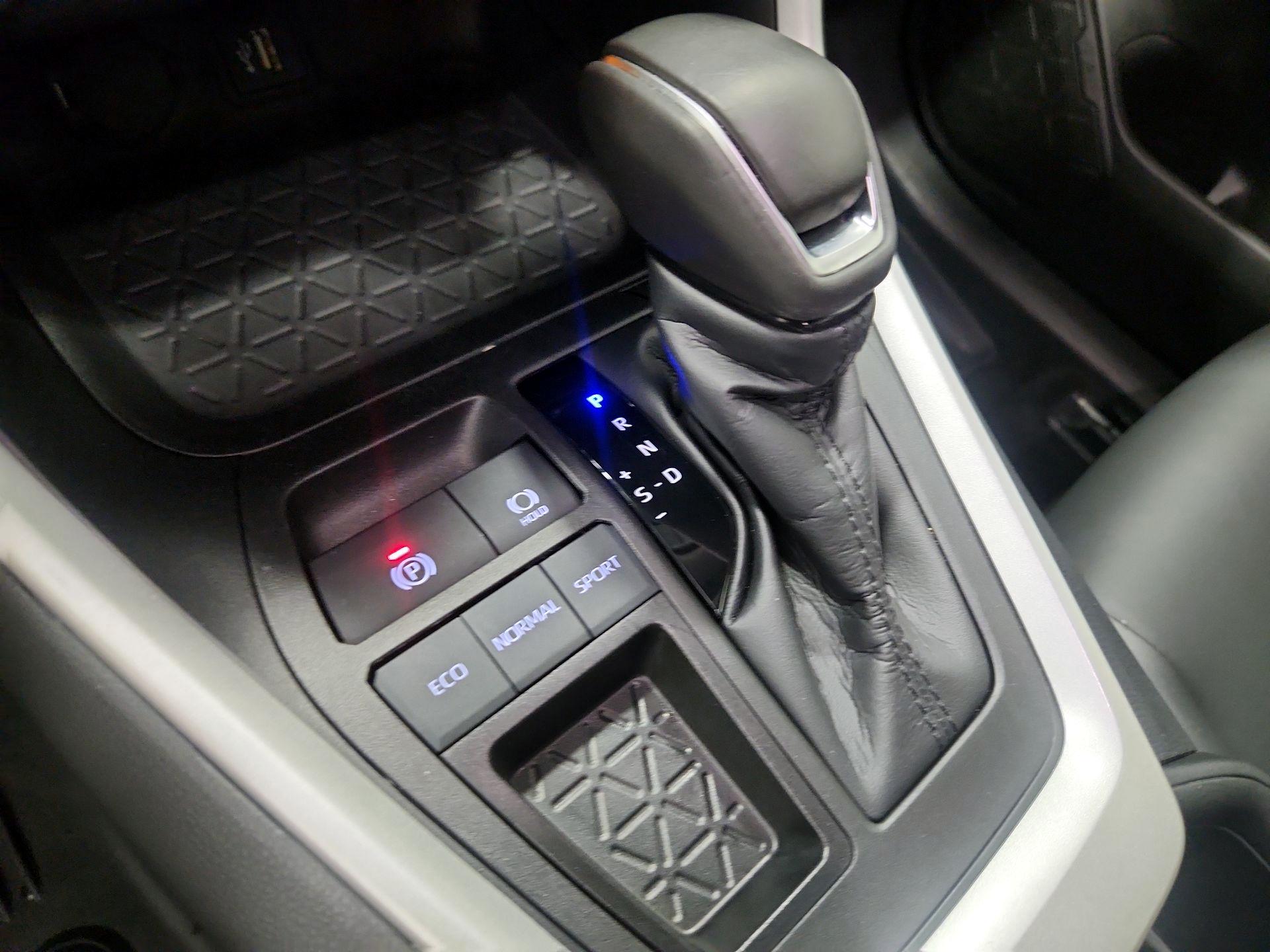 Thumbnail: 2024 Toyota RAV4 - 17