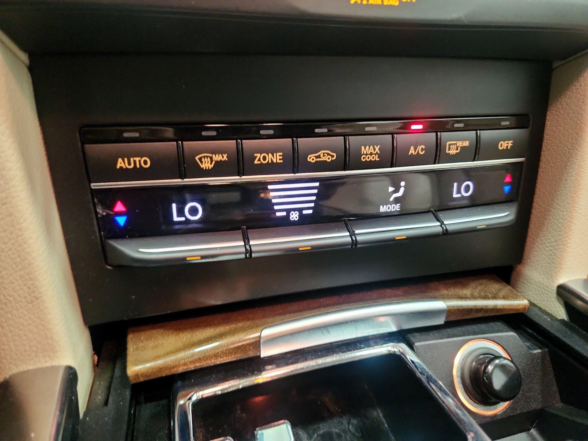 Thumbnail: 2016 Mercedes-Benz E-Class - 17