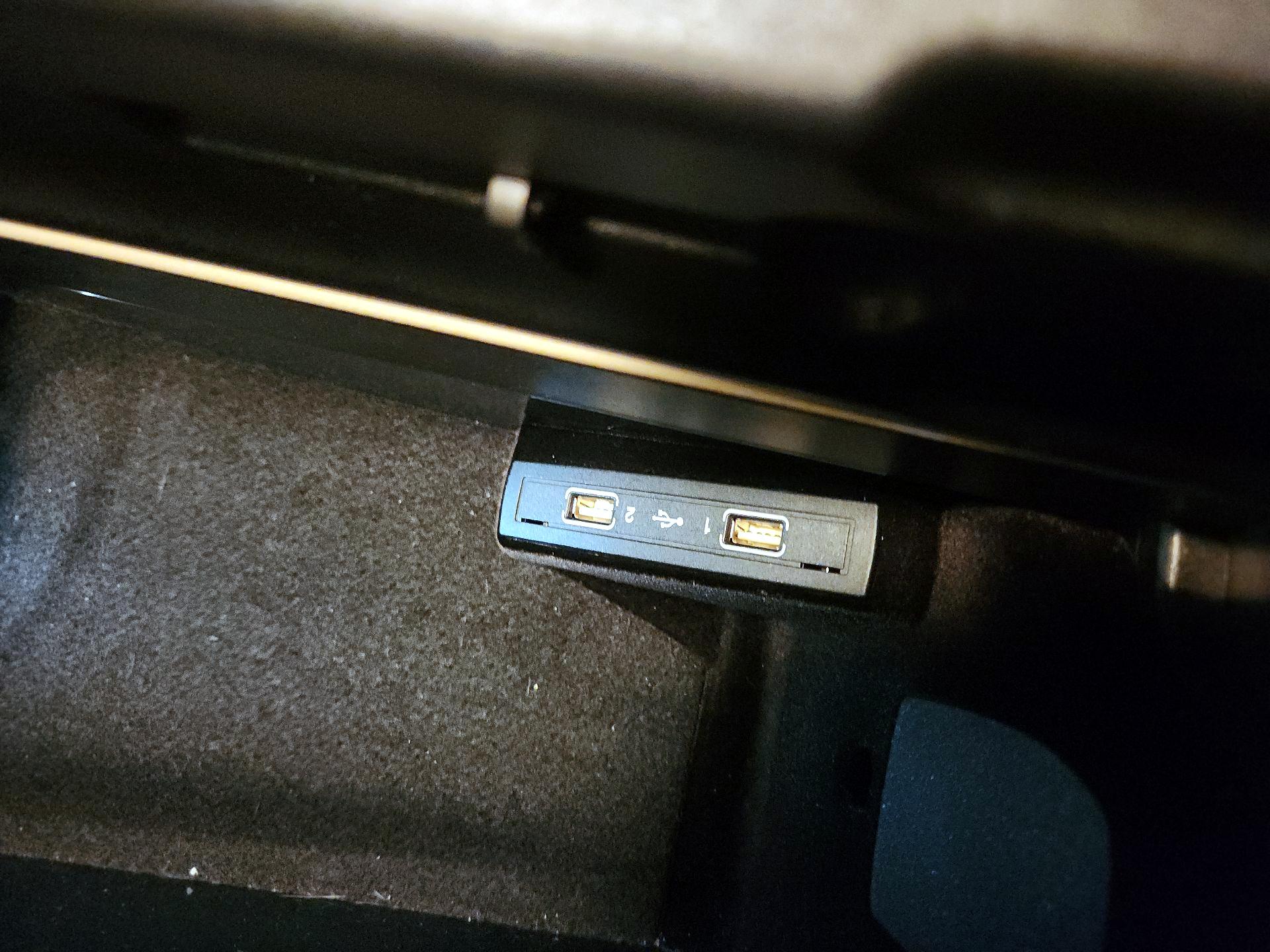 Thumbnail: 2016 Mercedes-Benz E-Class - 19