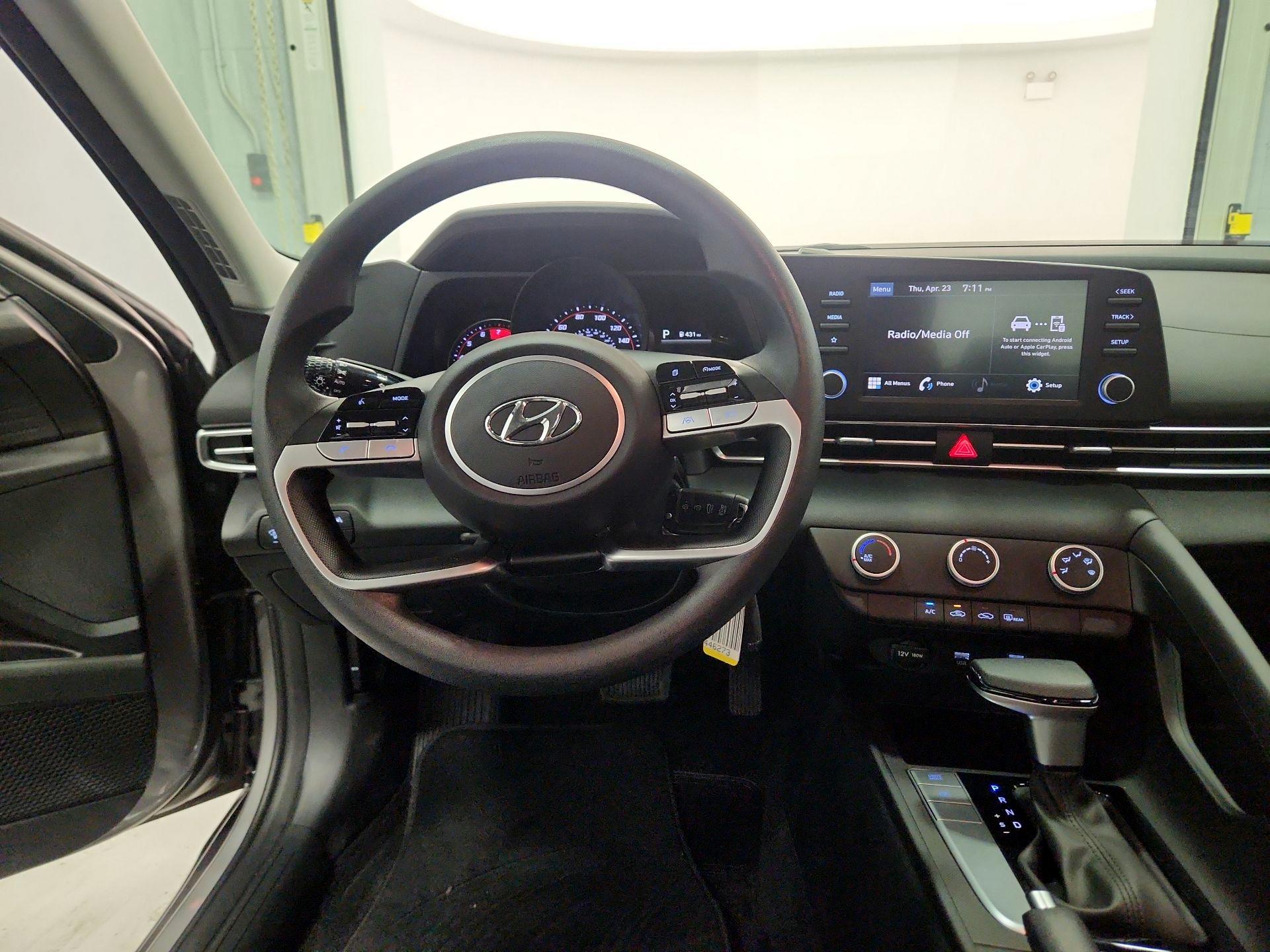 Thumbnail: 2023 Hyundai Elantra - 9