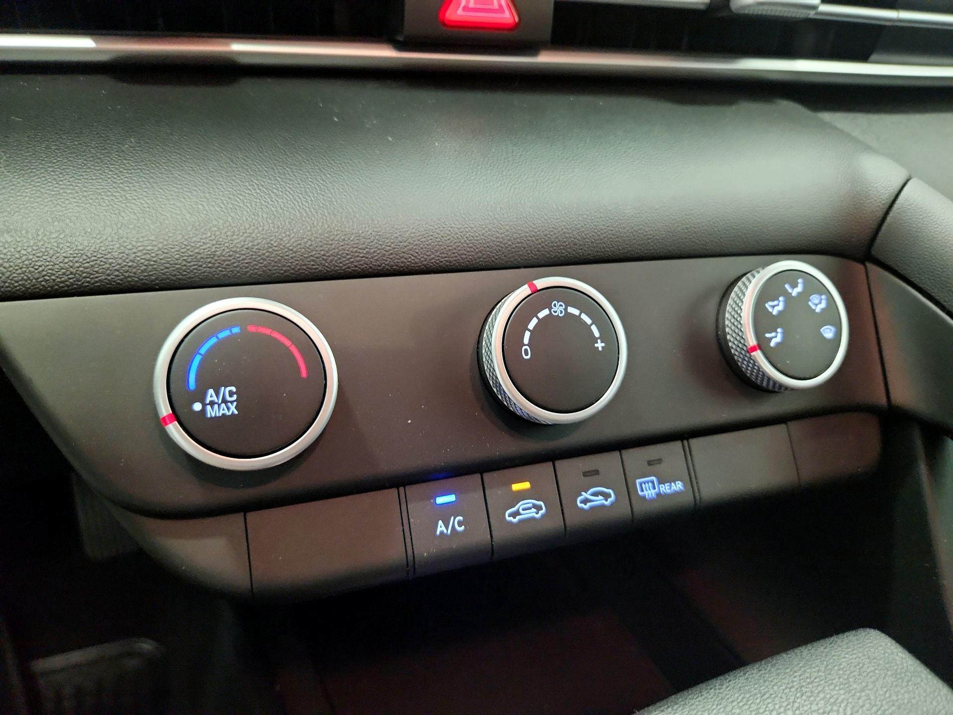 Thumbnail: 2023 Hyundai Elantra - 16