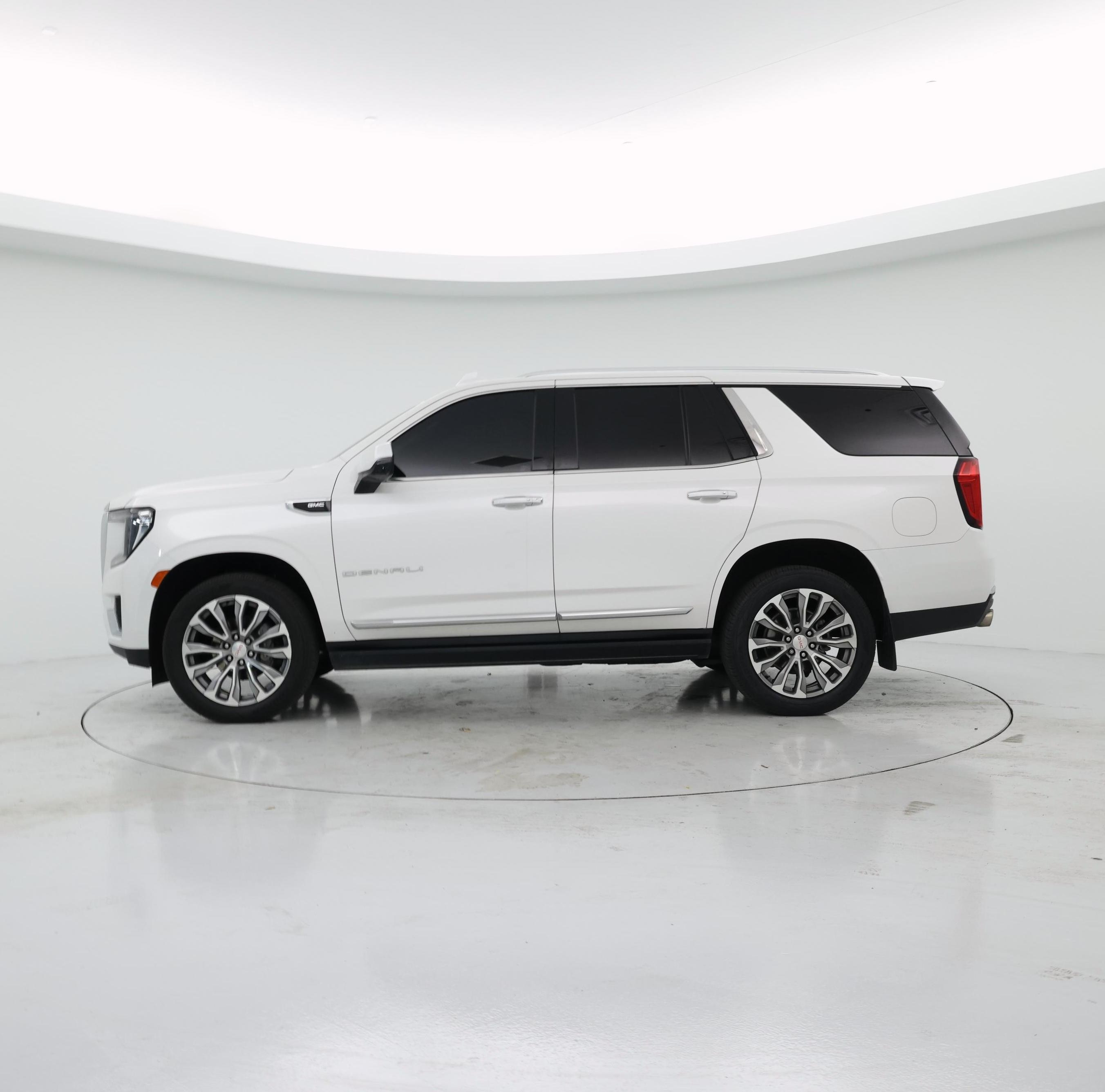 Thumbnail: 2021 GMC Yukon - 3